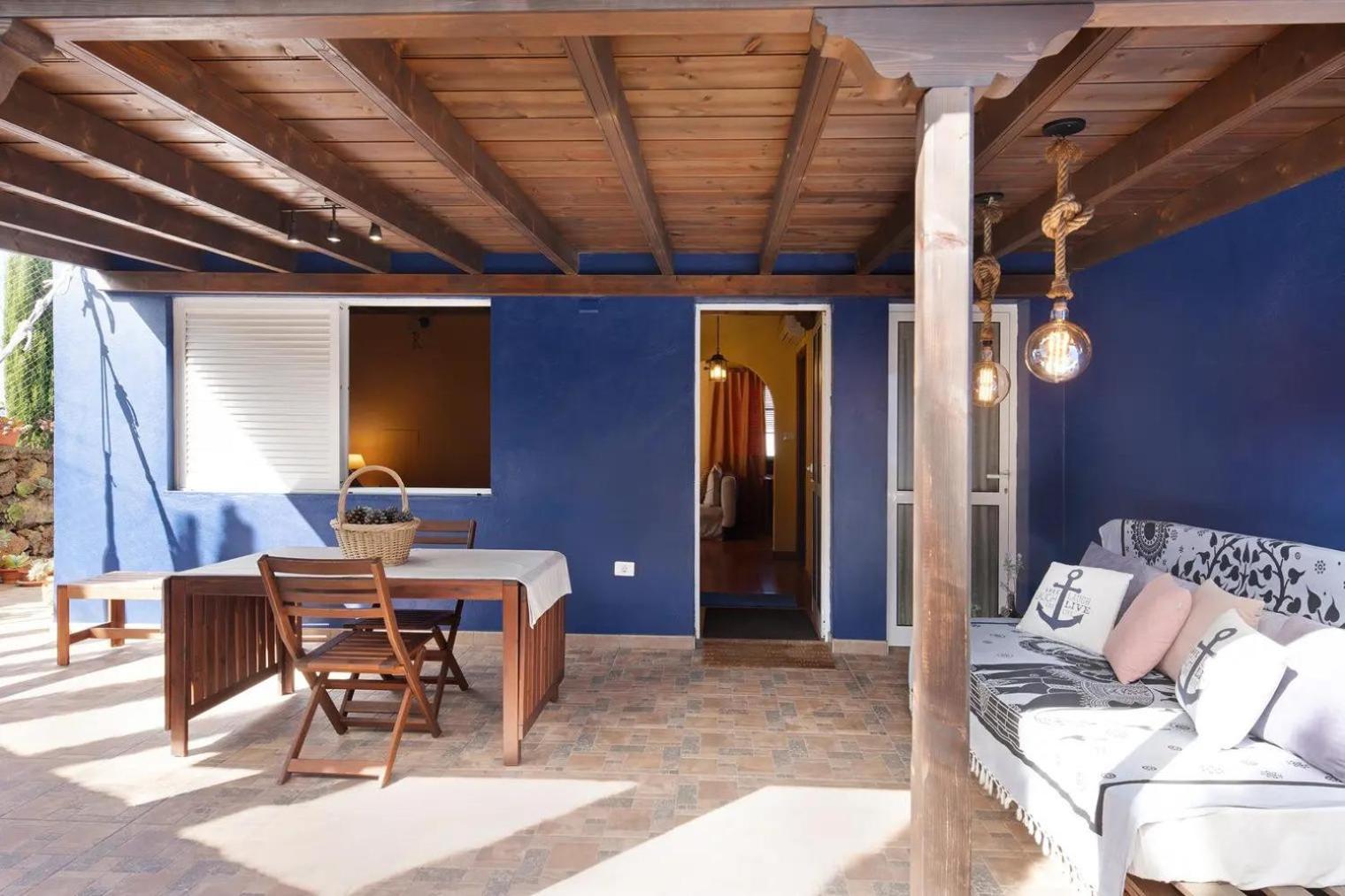 One-Bedroom House photo 2