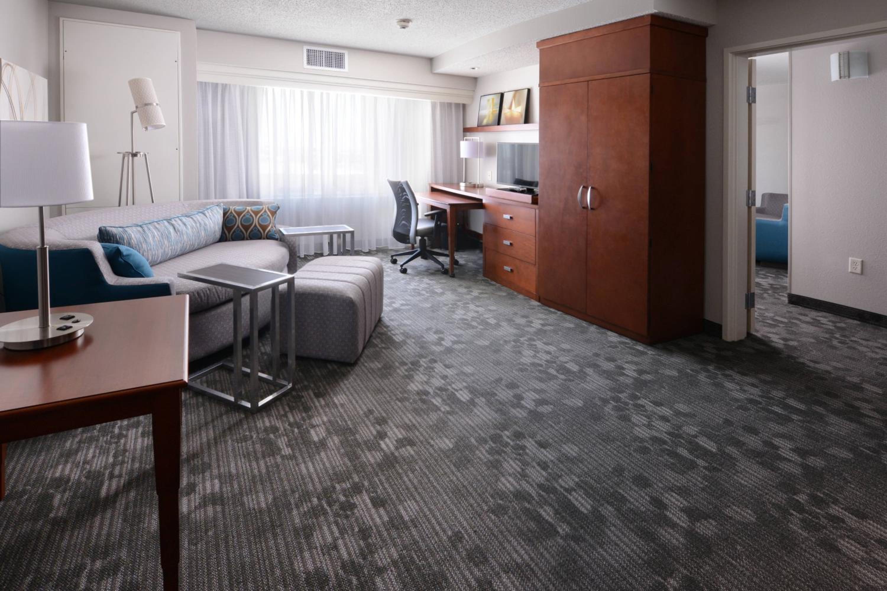 One- Bedroom Suite - Photo 1