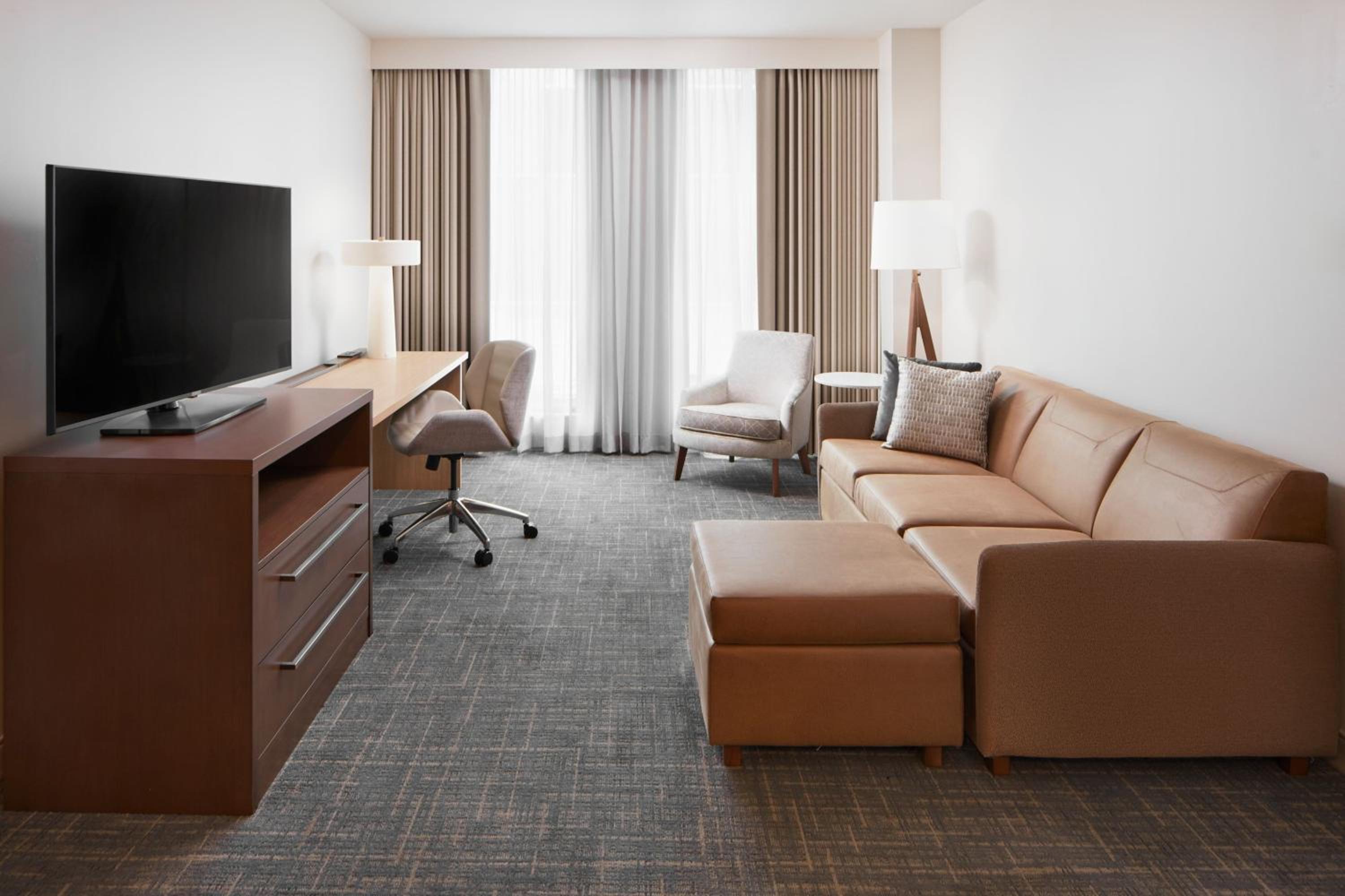 One-Bedroom Suite with Sofa Bed and City View - Photo 1