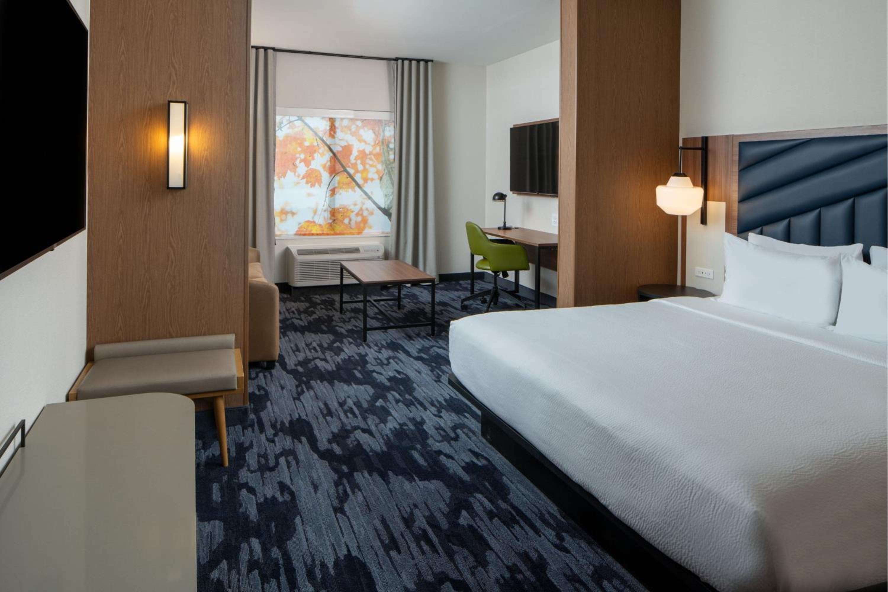 King Suite with Sofa Bed - Hearing Accessible