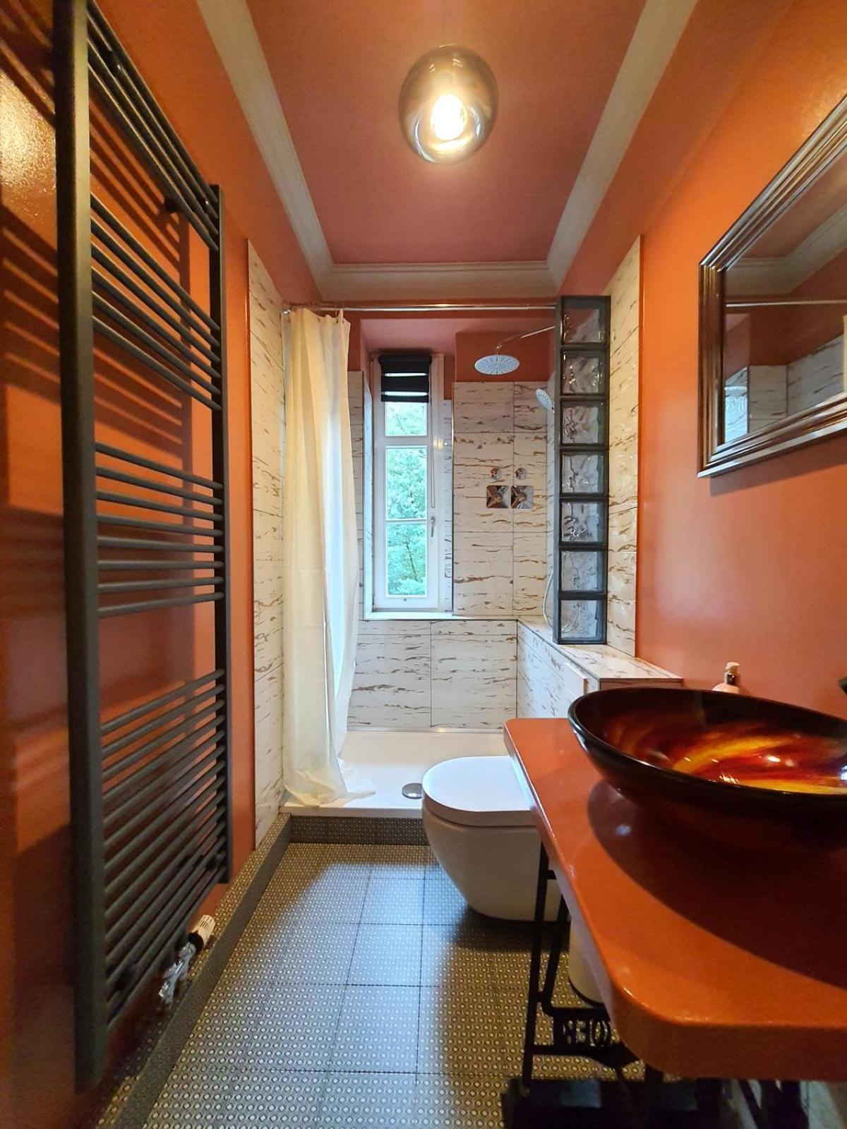 One-Bedroom Apartment with Park View photo 2