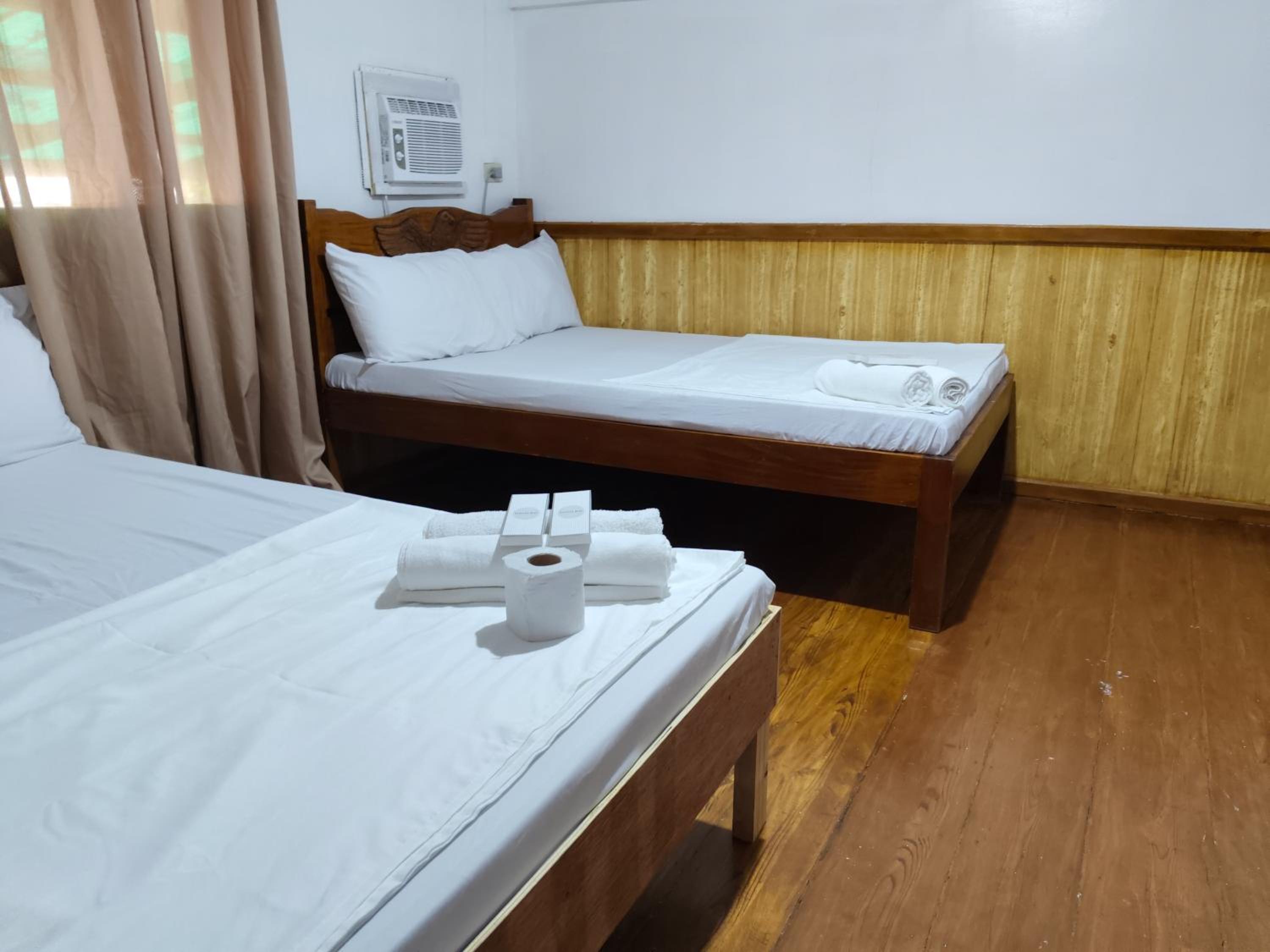 Budget Double Room photo 2