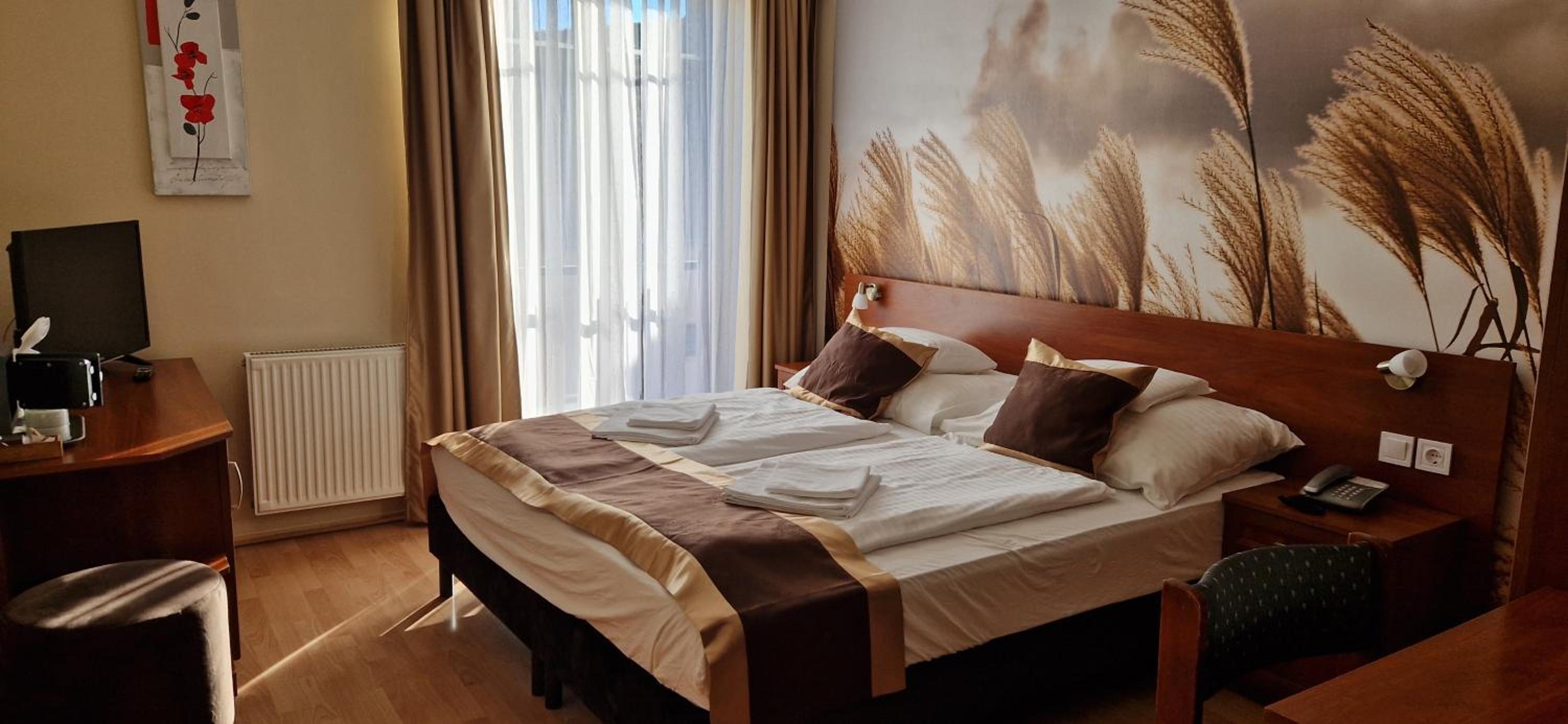 Double or Twin Room - Photo 1