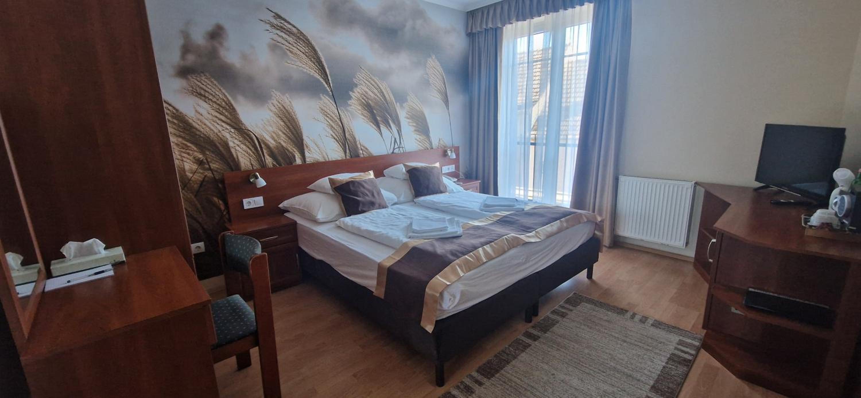 Double or Twin Room - Photo 2