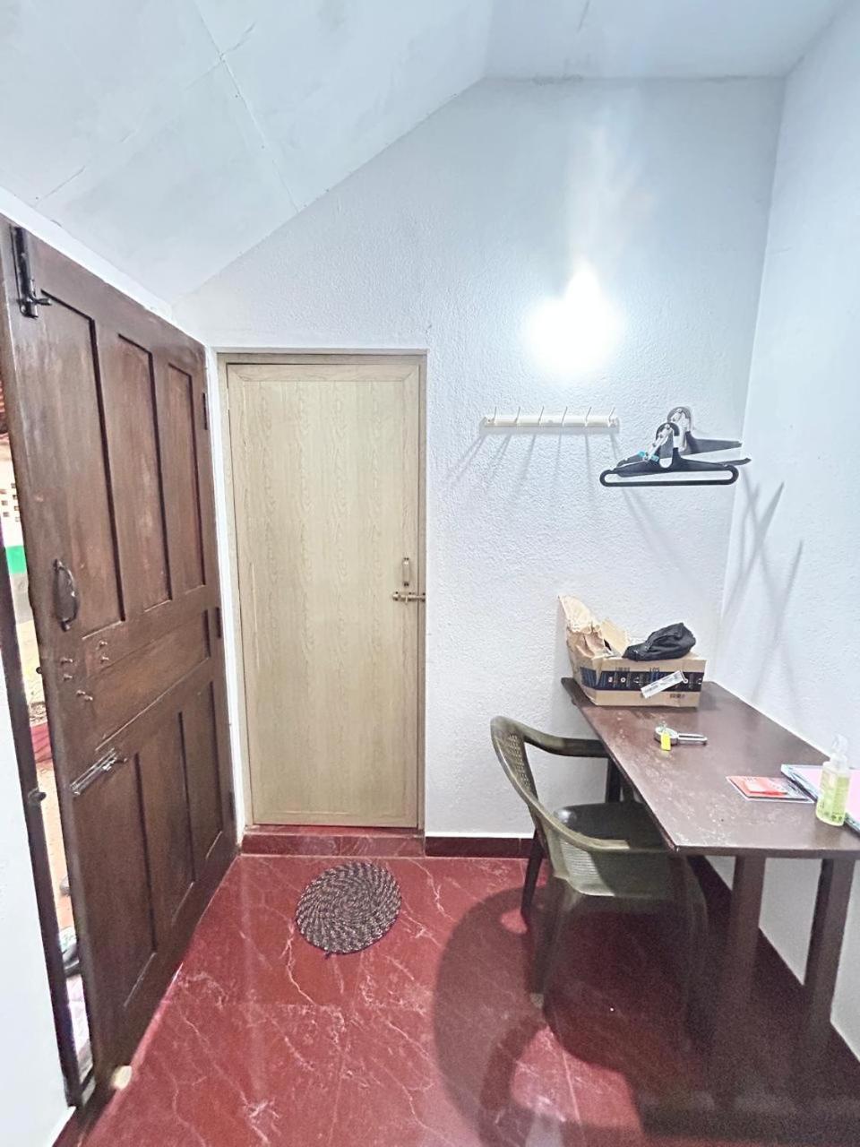 Single Room photo 3