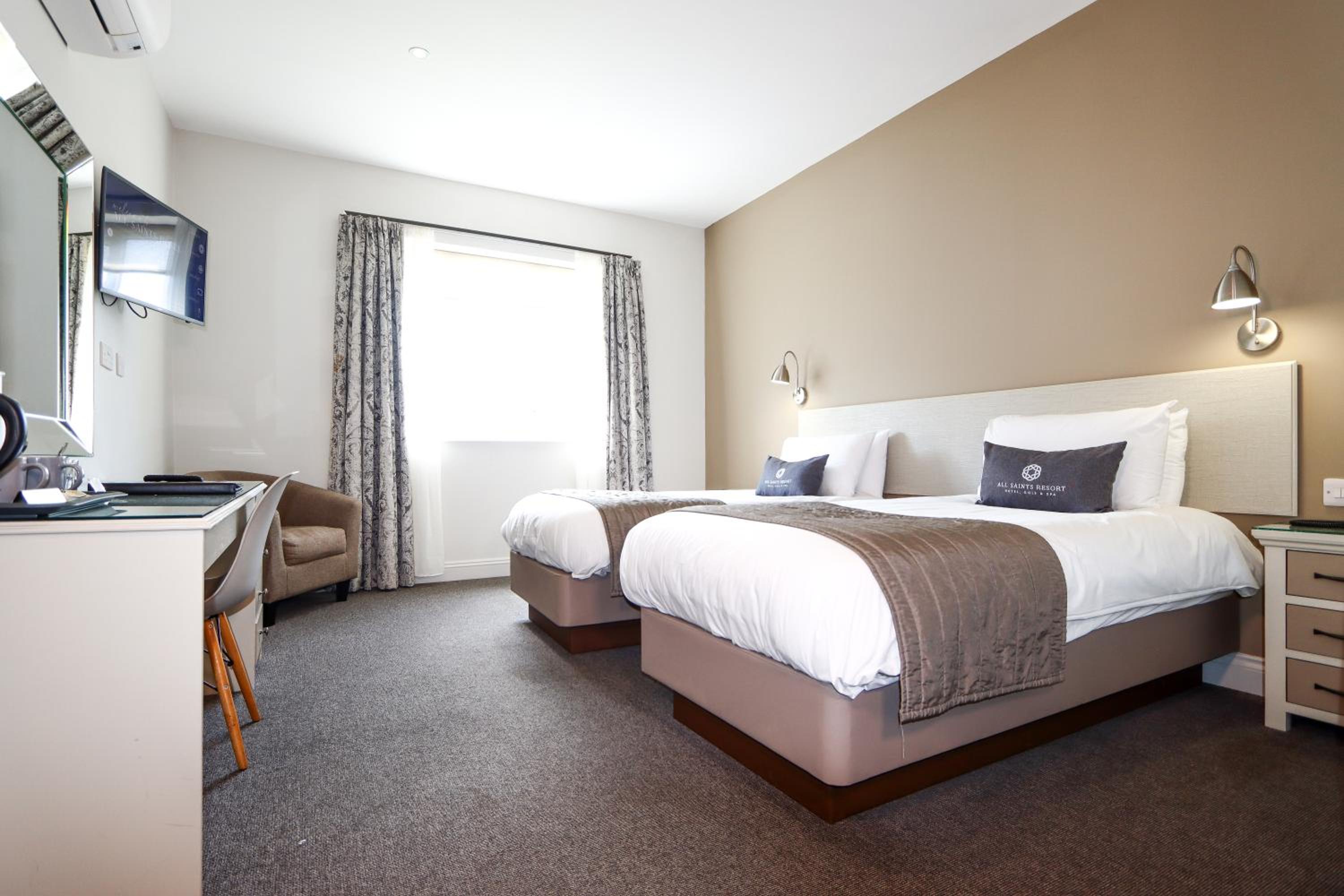 Deluxe Twin Room - Photo 2