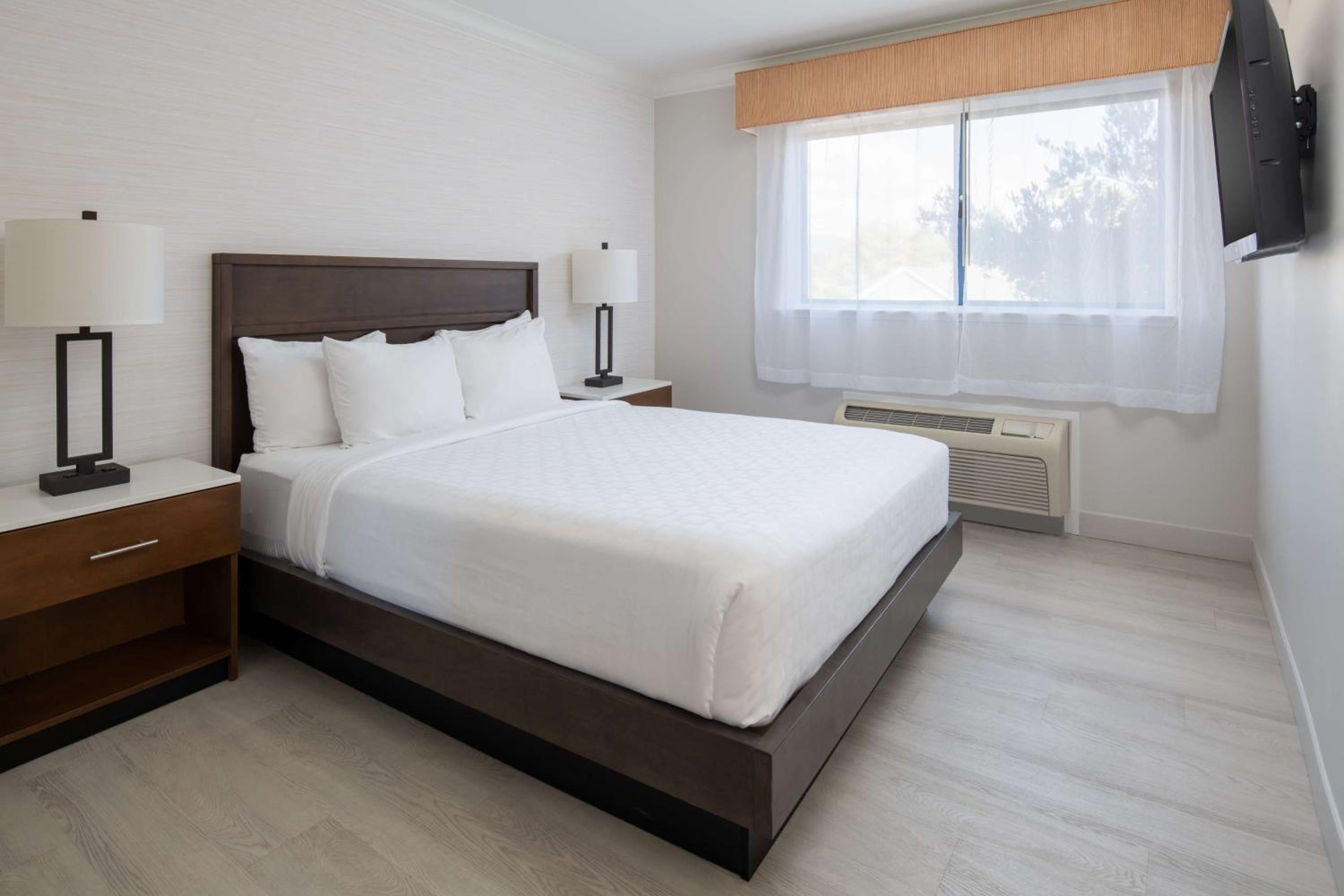 Two-Bedroom Suite - Non-Smoking - Photo 3