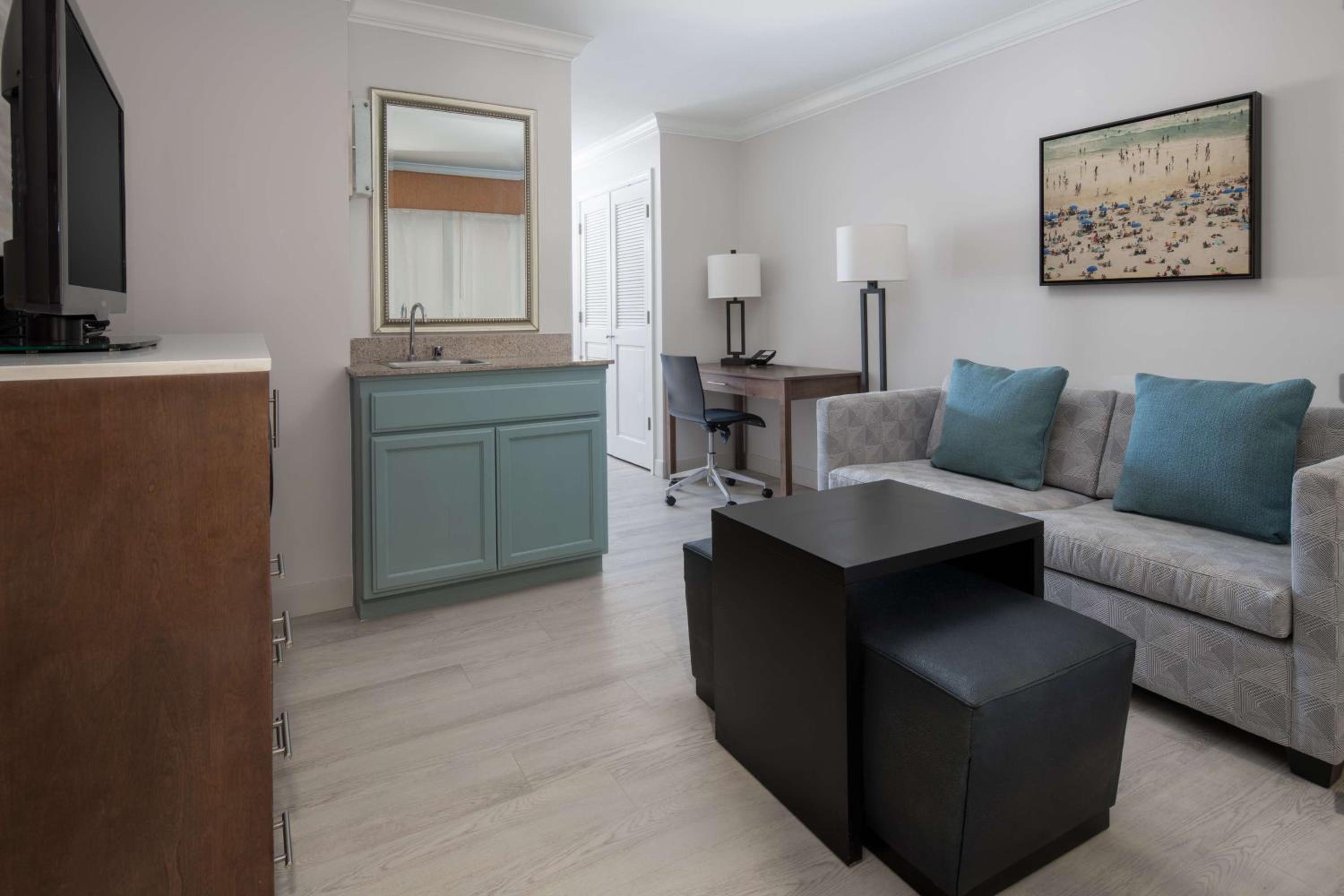 Two-Bedroom Suite - Non-Smoking - Photo 2
