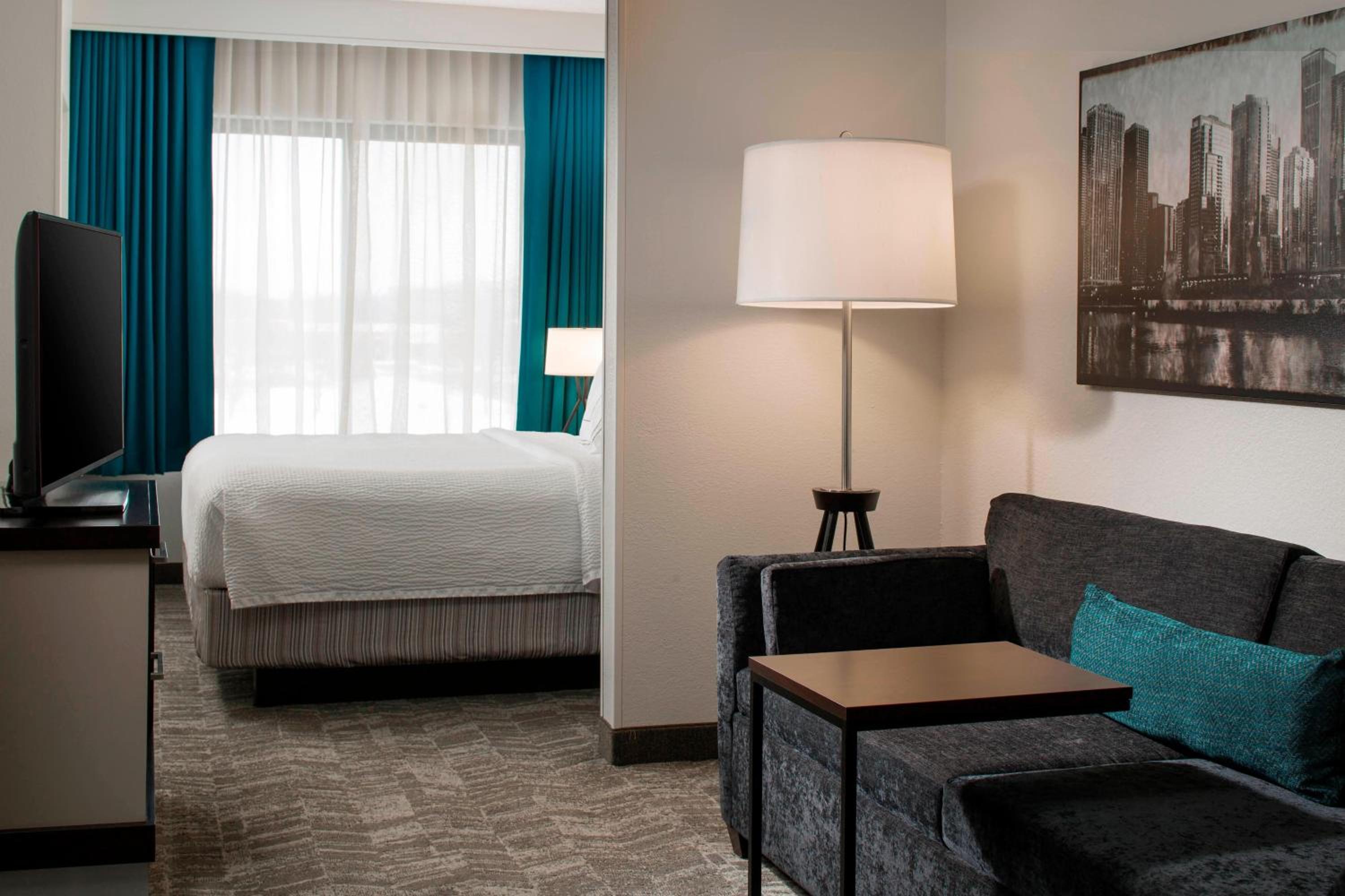 King Suite with Sofa Bed - Hearing Accessible - Photo 5