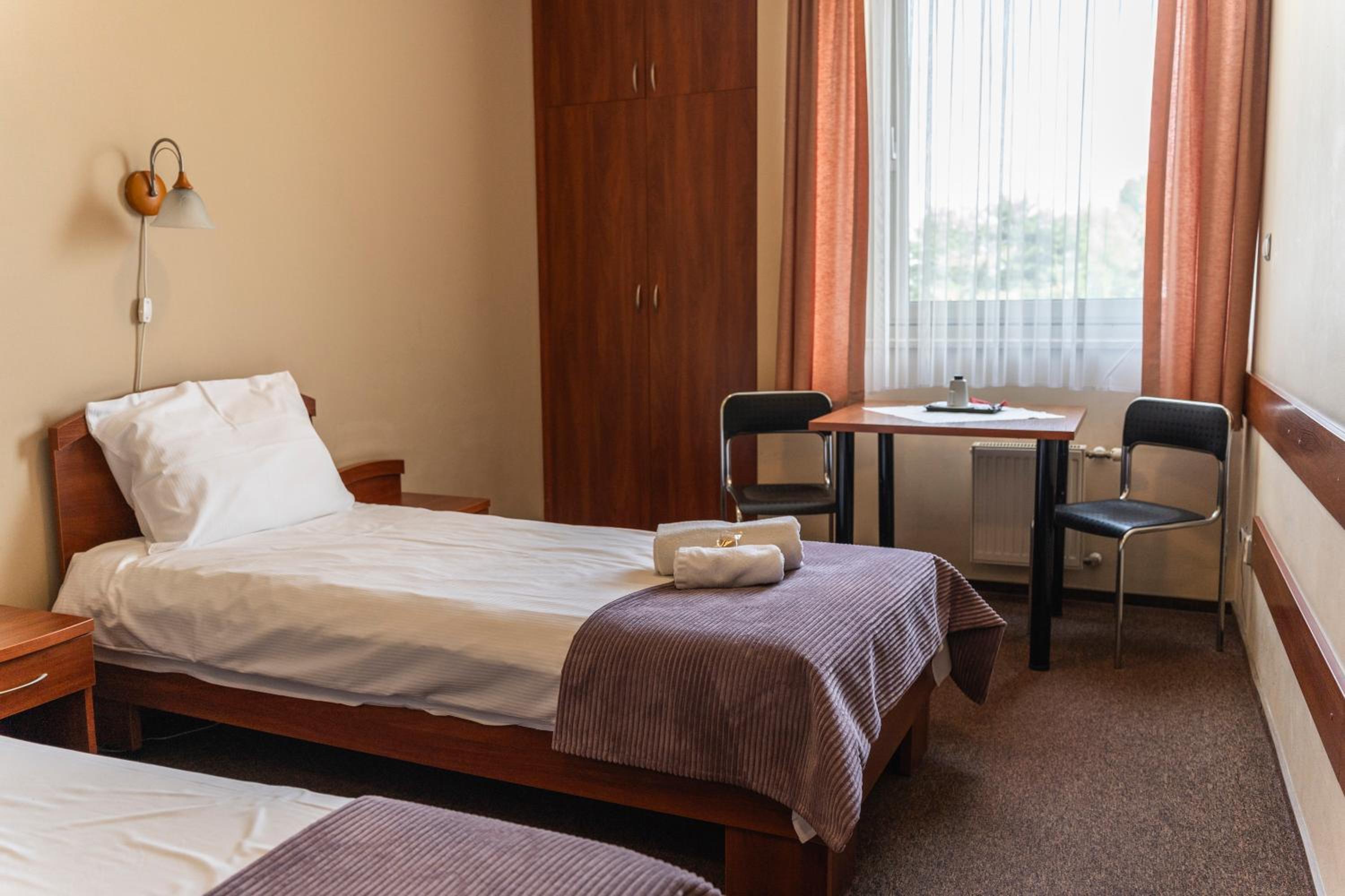 Twin Room - Photo 1