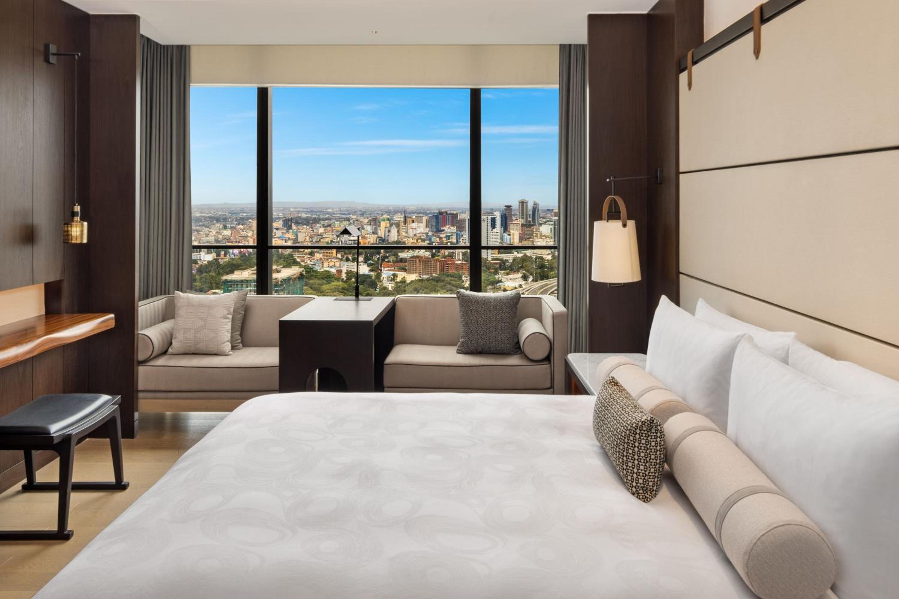 Standard King Room - Photo 4