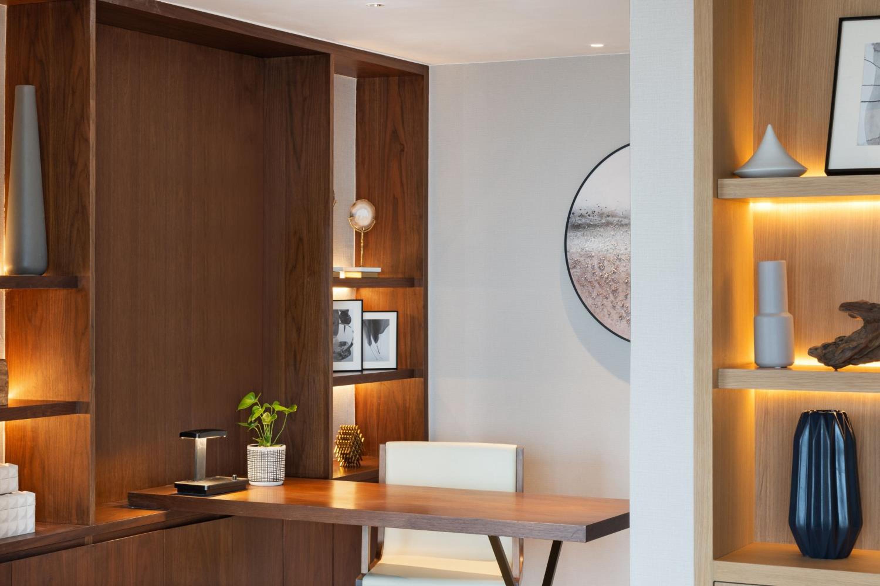One-Bedroom Executive King Suite