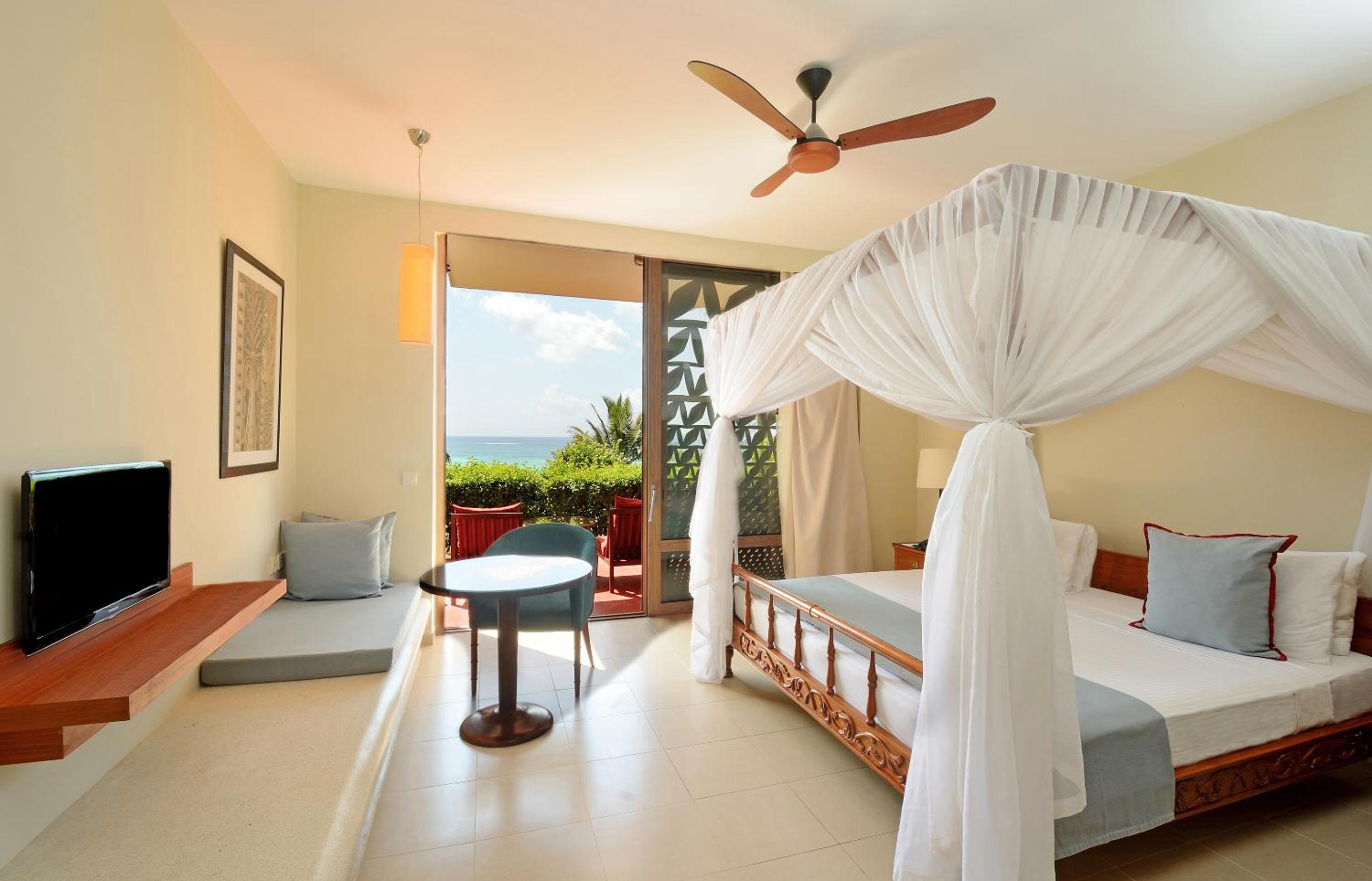 The Level 2 bedroom Ocean Villa - Photo 2