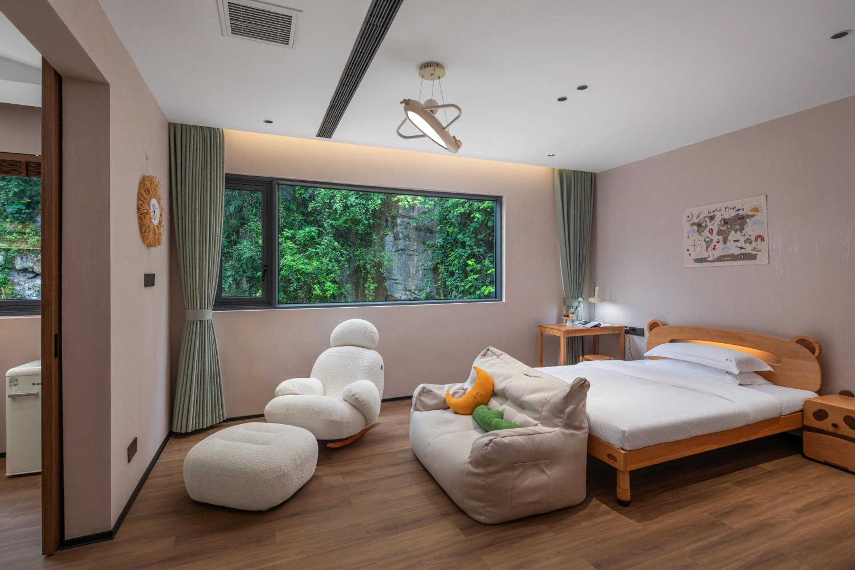 Family Suite with Balcony photo 2