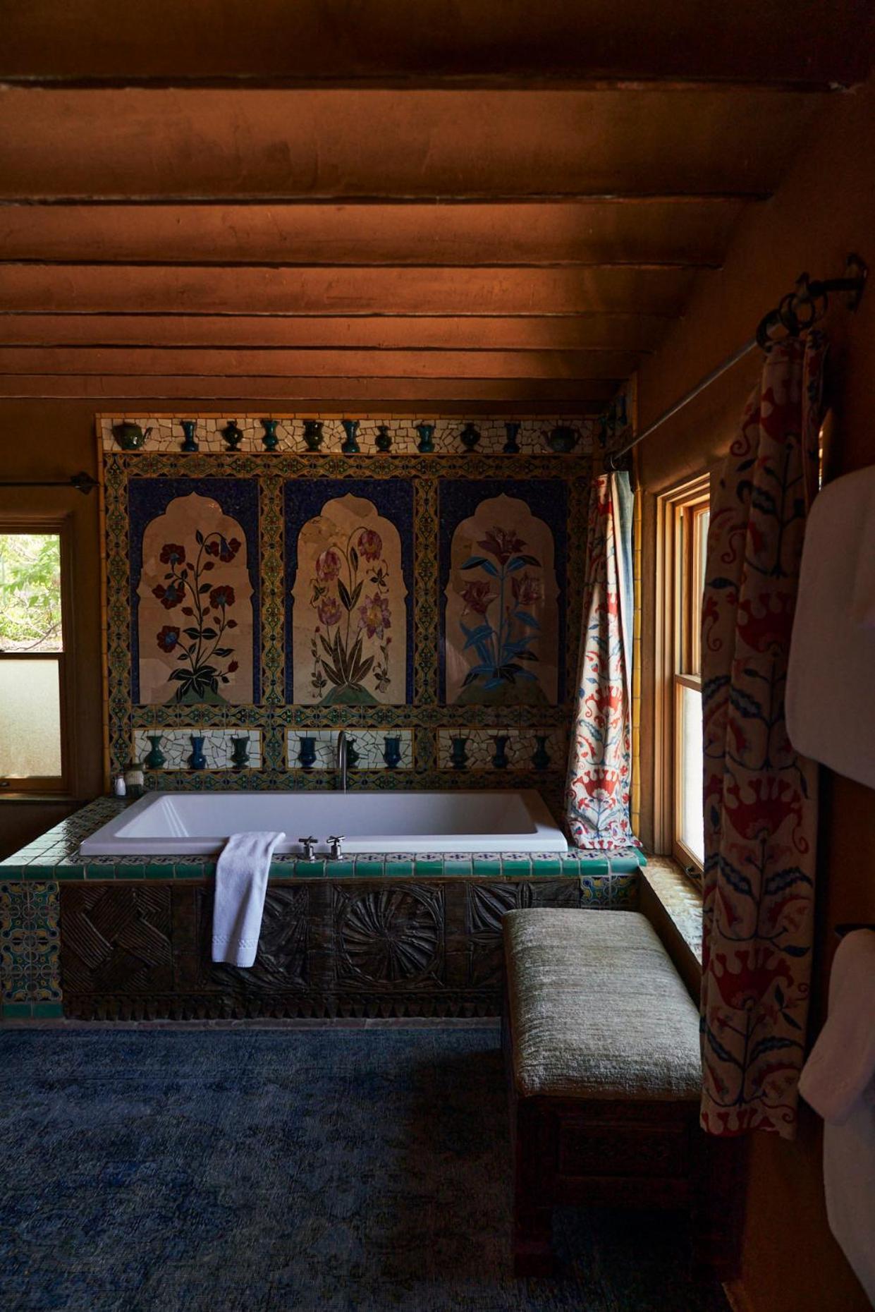 Premium Suite - Photo 6