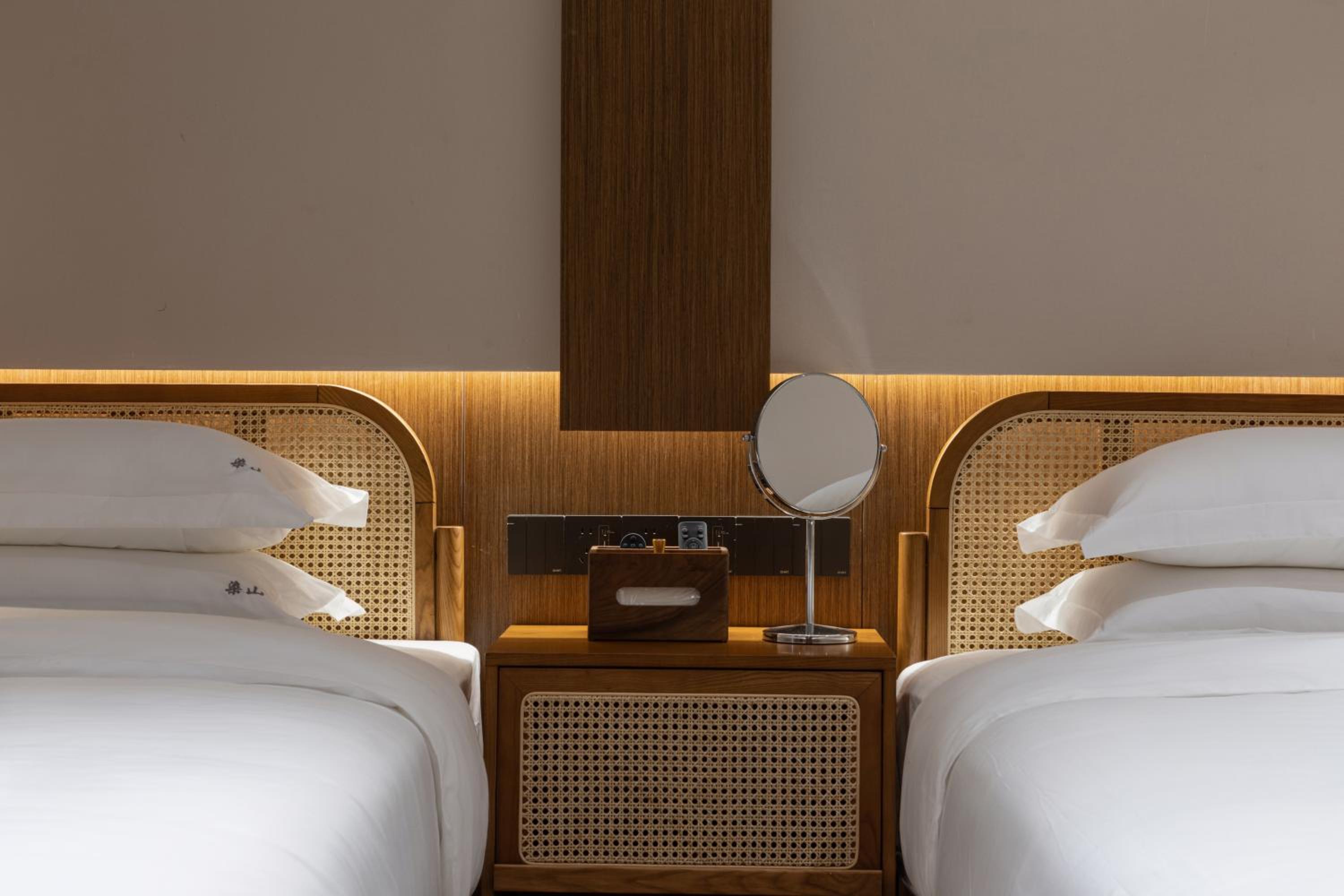 Twin Room with Balcony photo 3