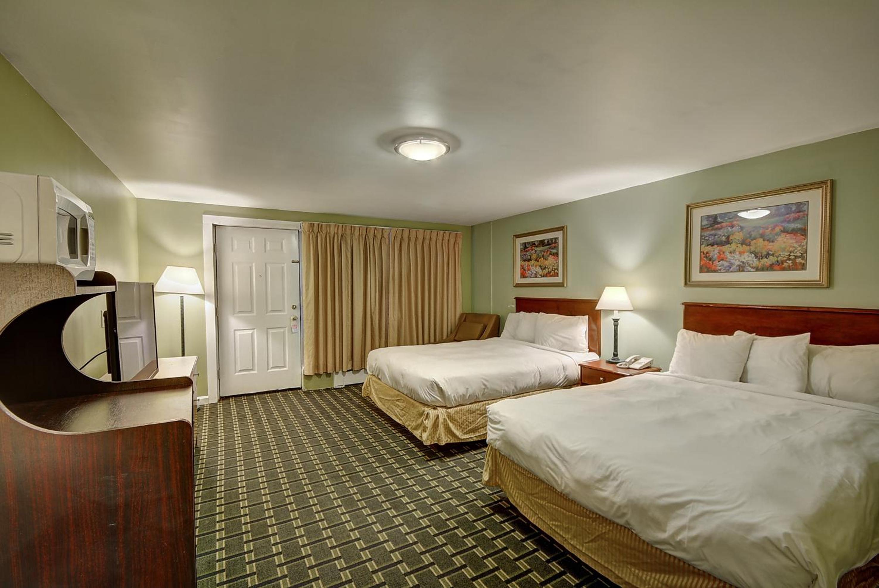 Double Room with Two Double Beds photo 3