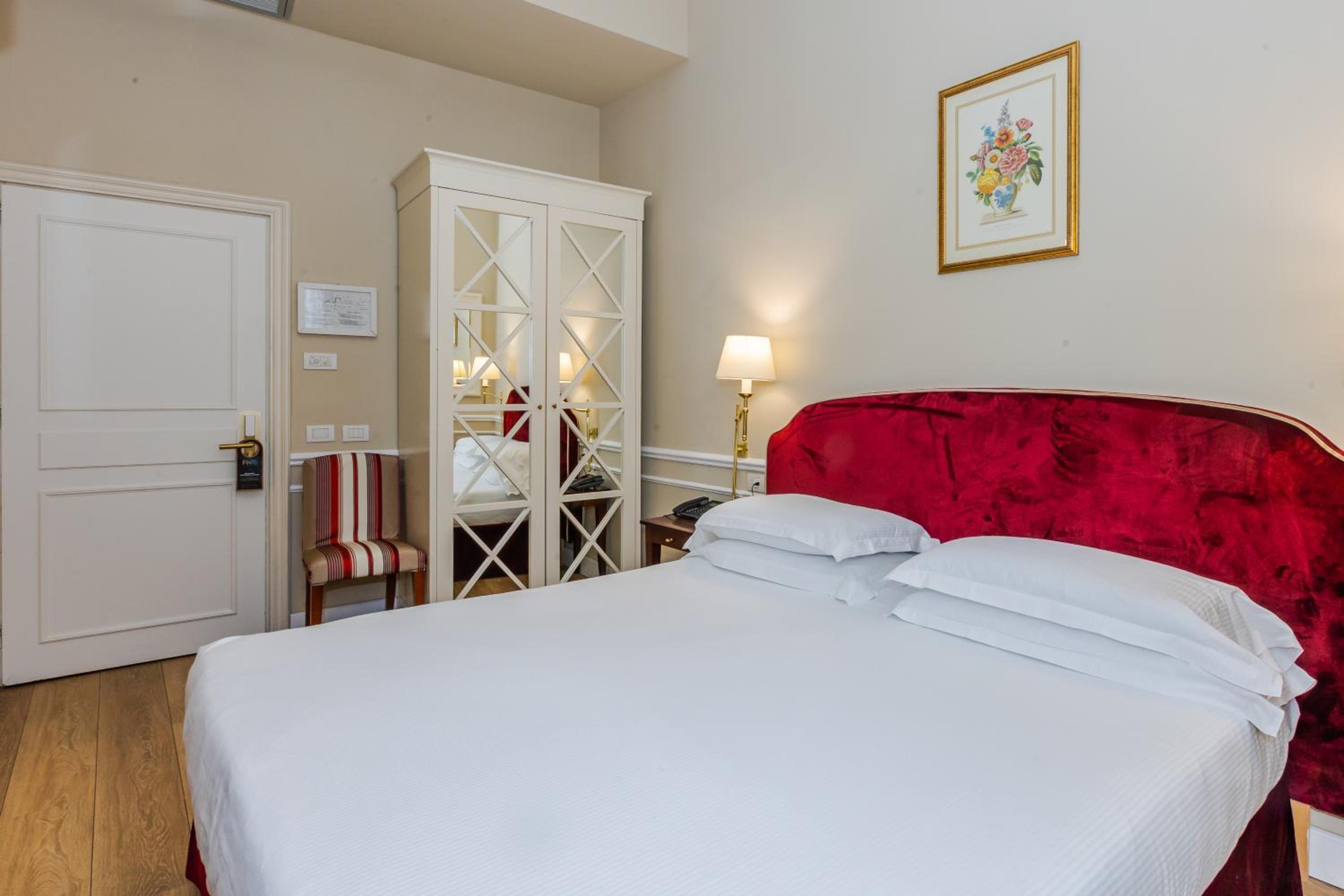 Classic Double Room or Twin Room thumbnail 5