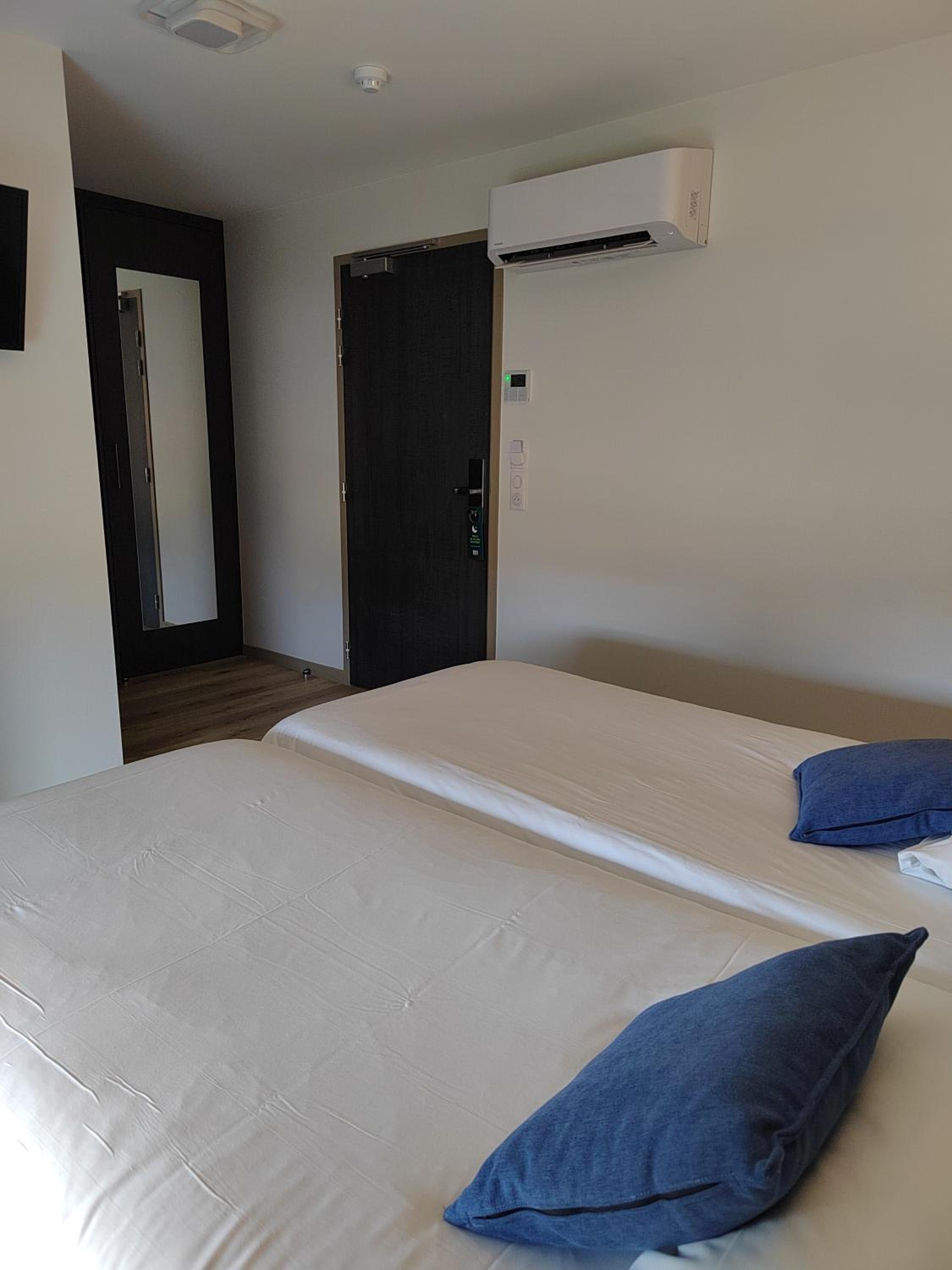 Deluxe Twin Room photo 3