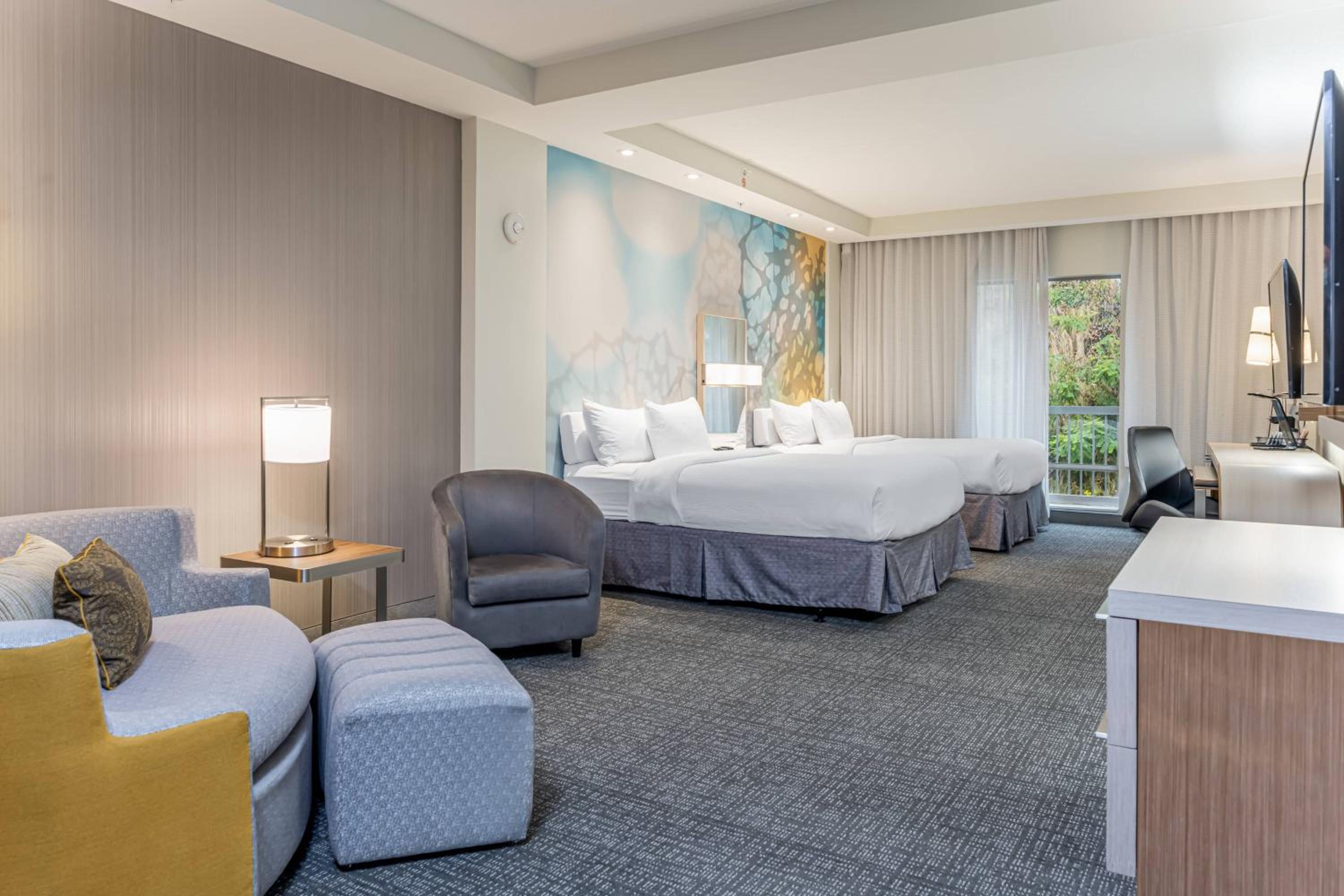 Studio with Two Queen Beds, Bathtub and Sofa Bed - Mobility Access/Hearing Accessible