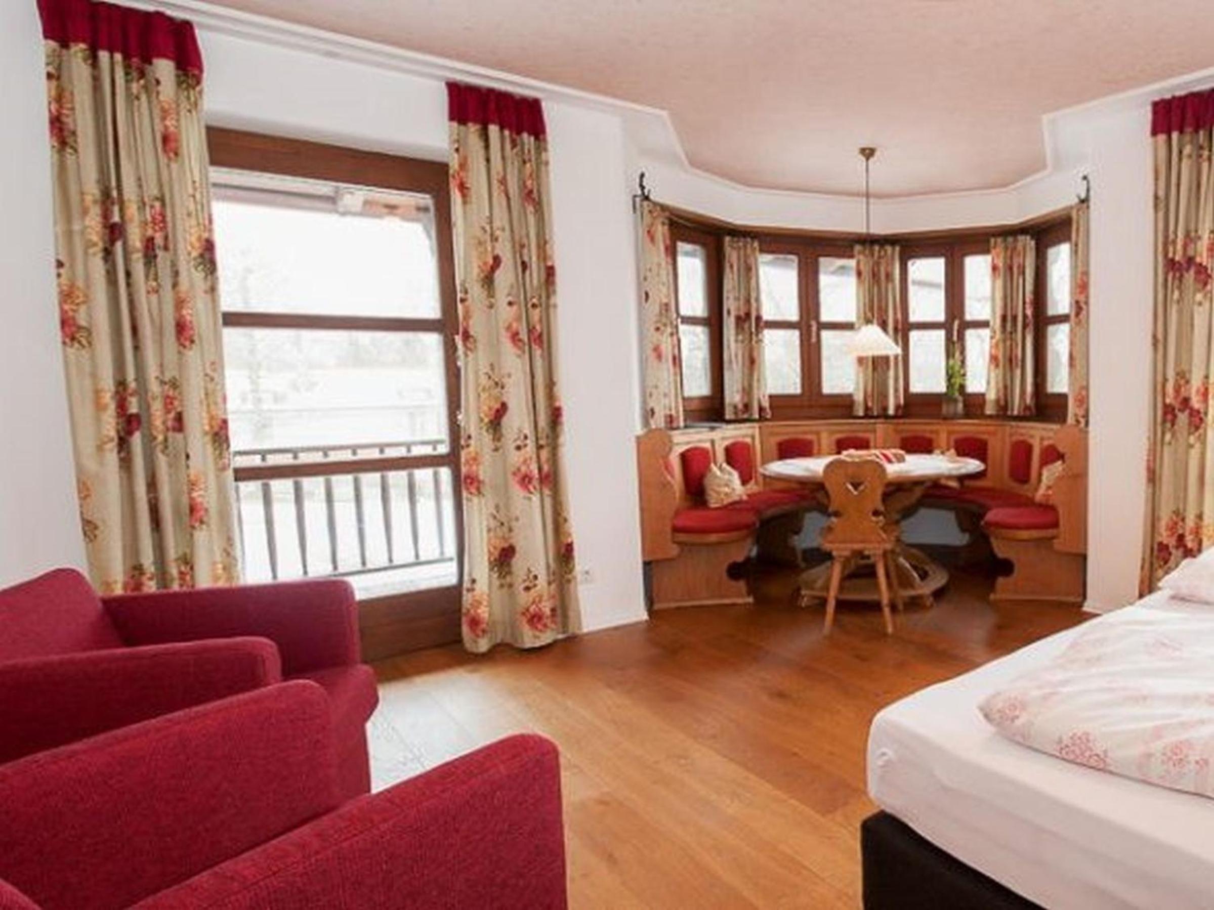 One-Bedroom Apartment with Balcony photo 1