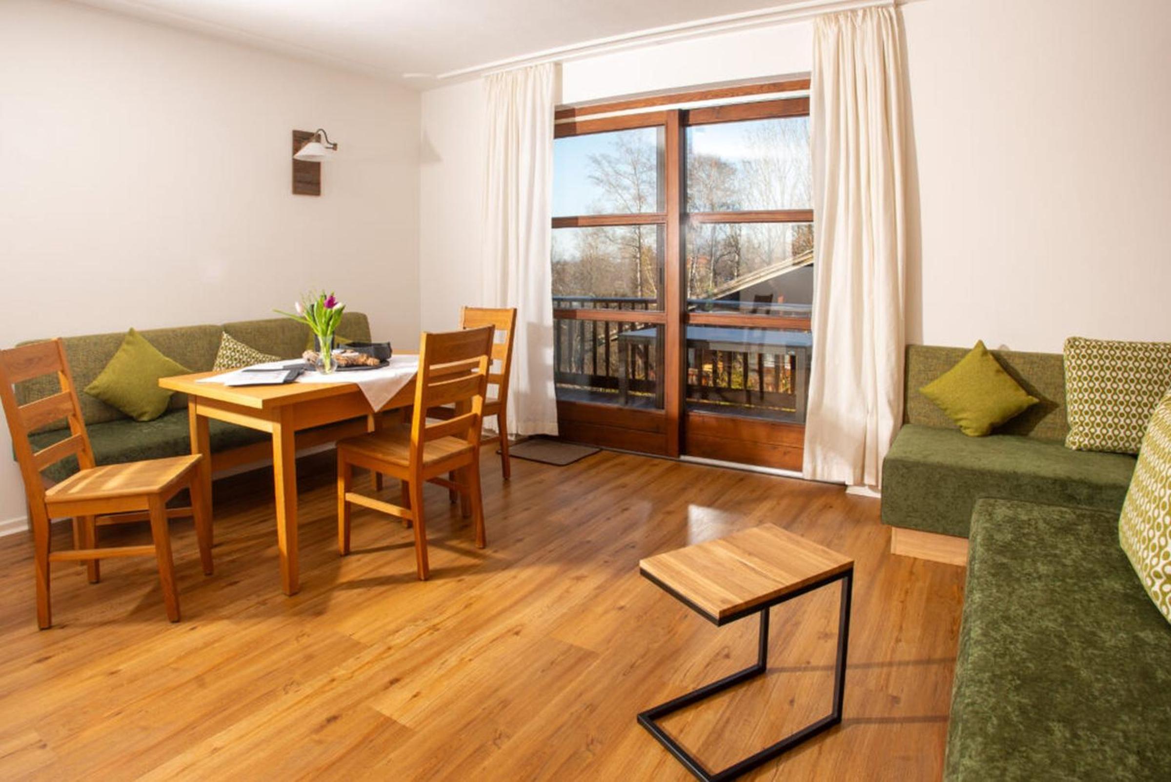 Two-Bedroom Apartment with Balcony and Sea View photo 3