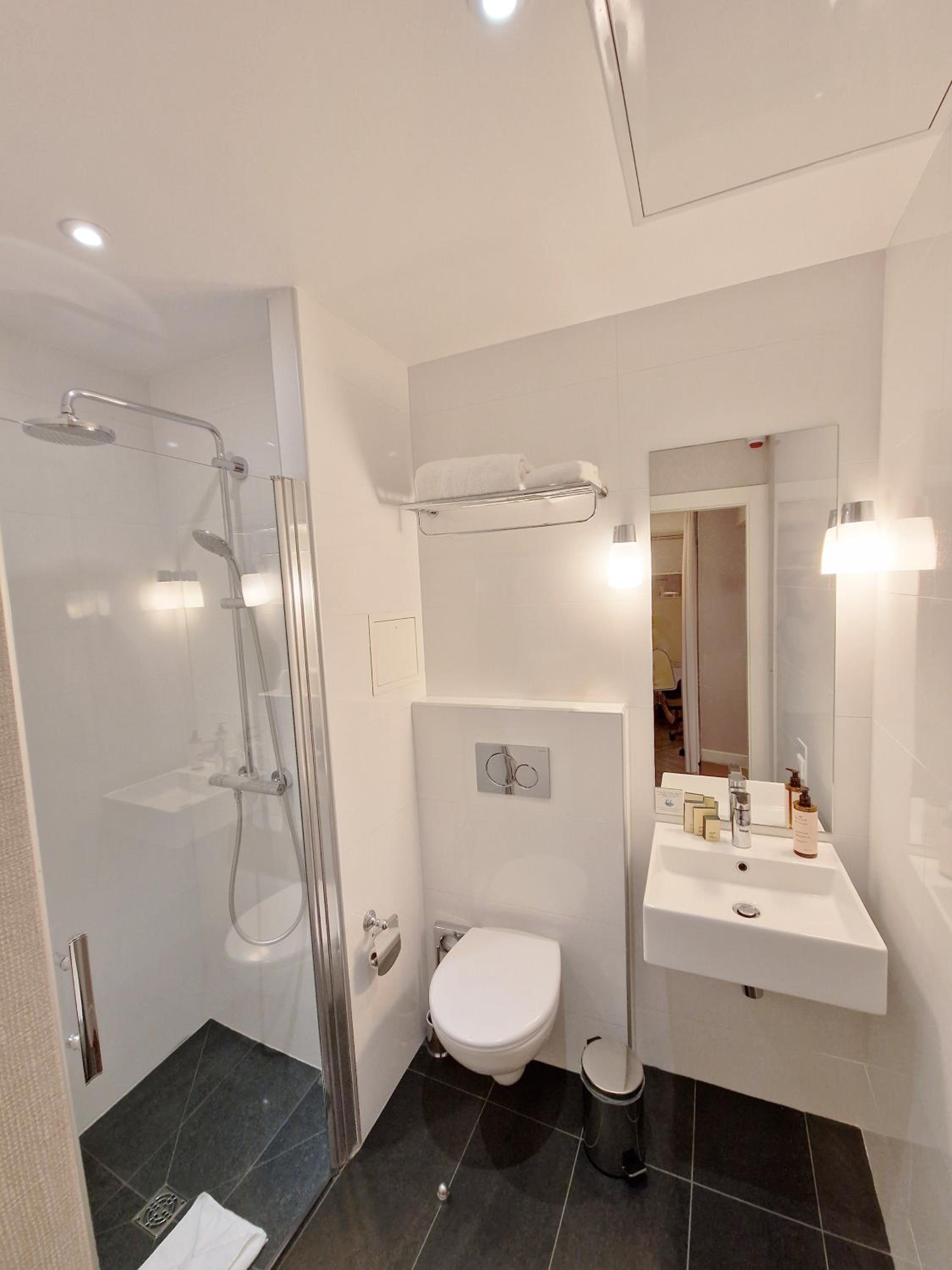 Corporate Room photo 2