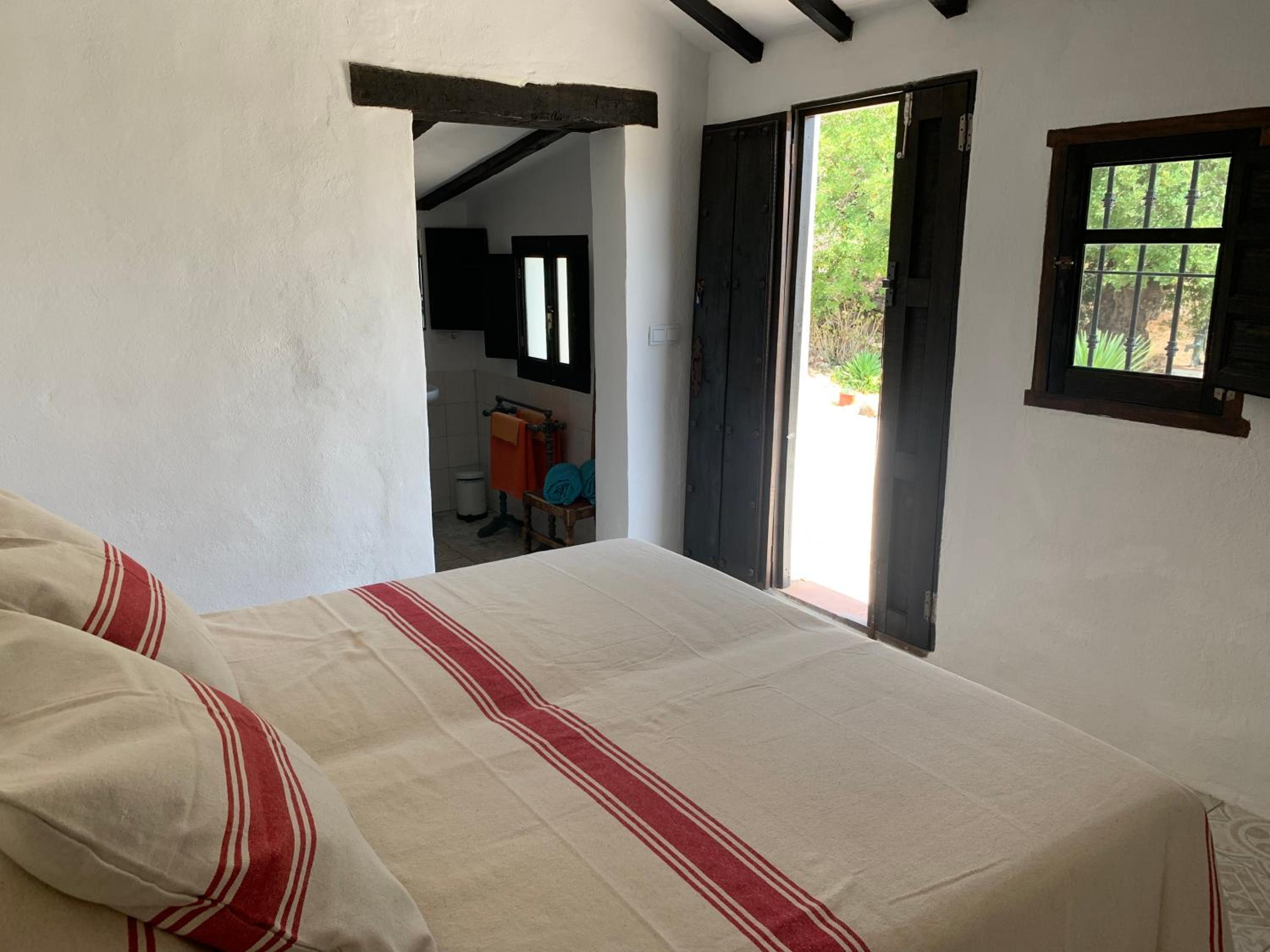 Double or Twin Room with Private Bathroom photo 2