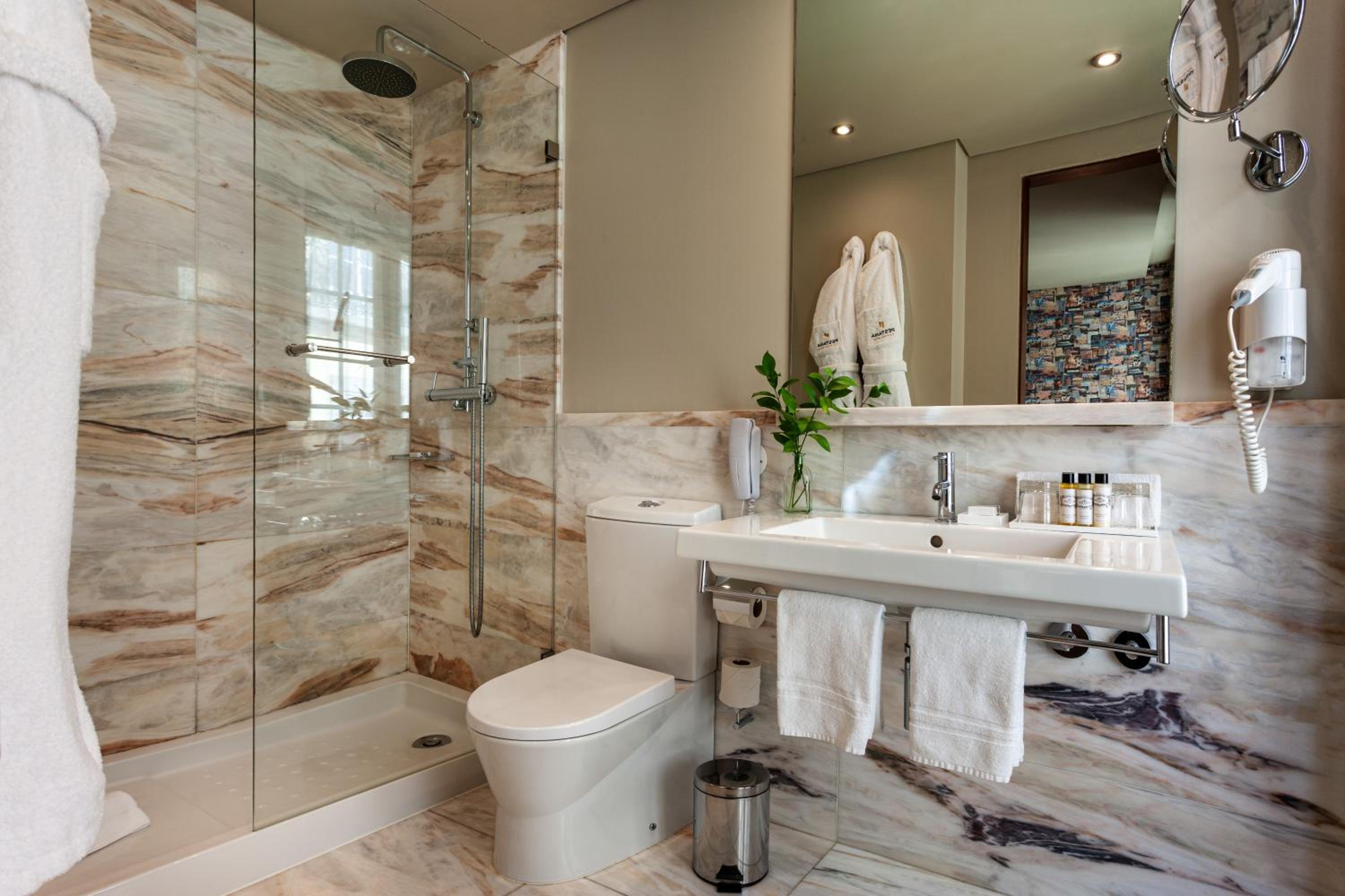 Classic Double or Twin Room - Photo 2