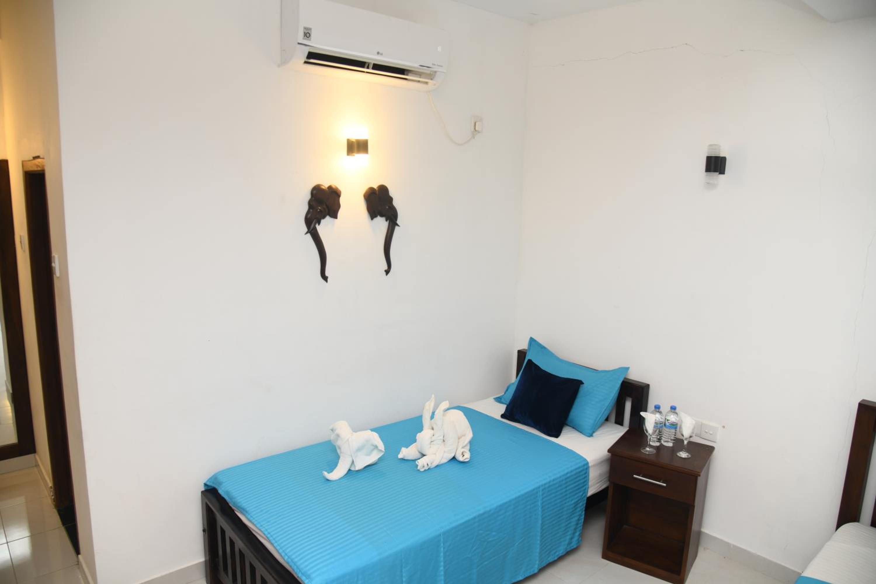 Deluxe King Room photo 2