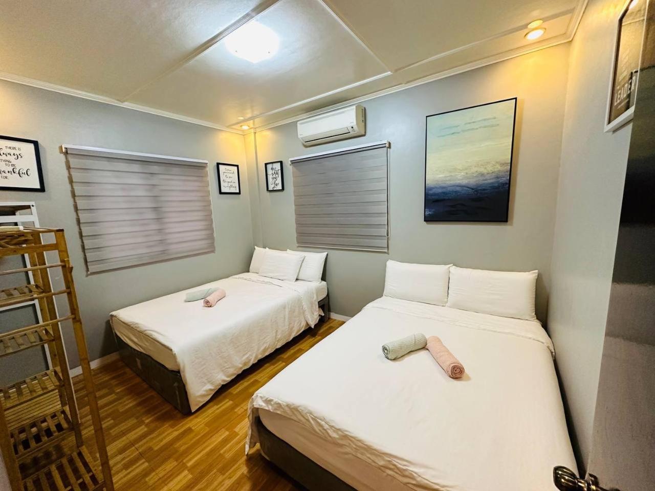 Four-Bedroom House photo 2