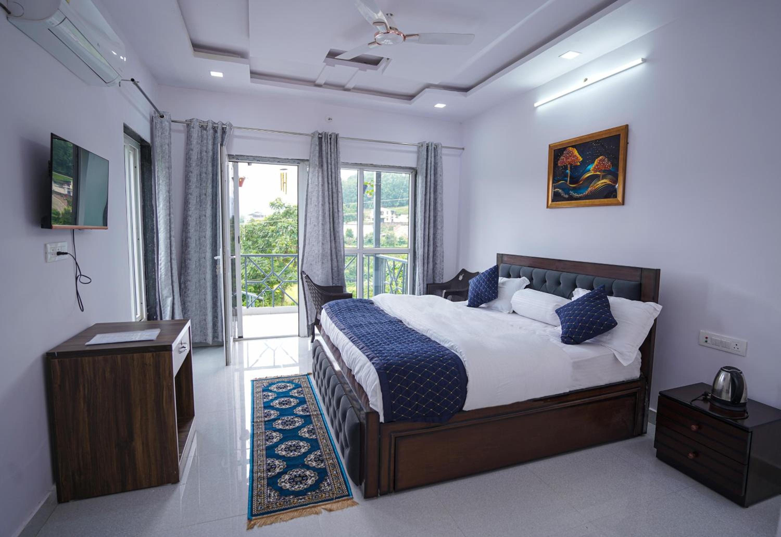 Double Room with Balcony photo 3