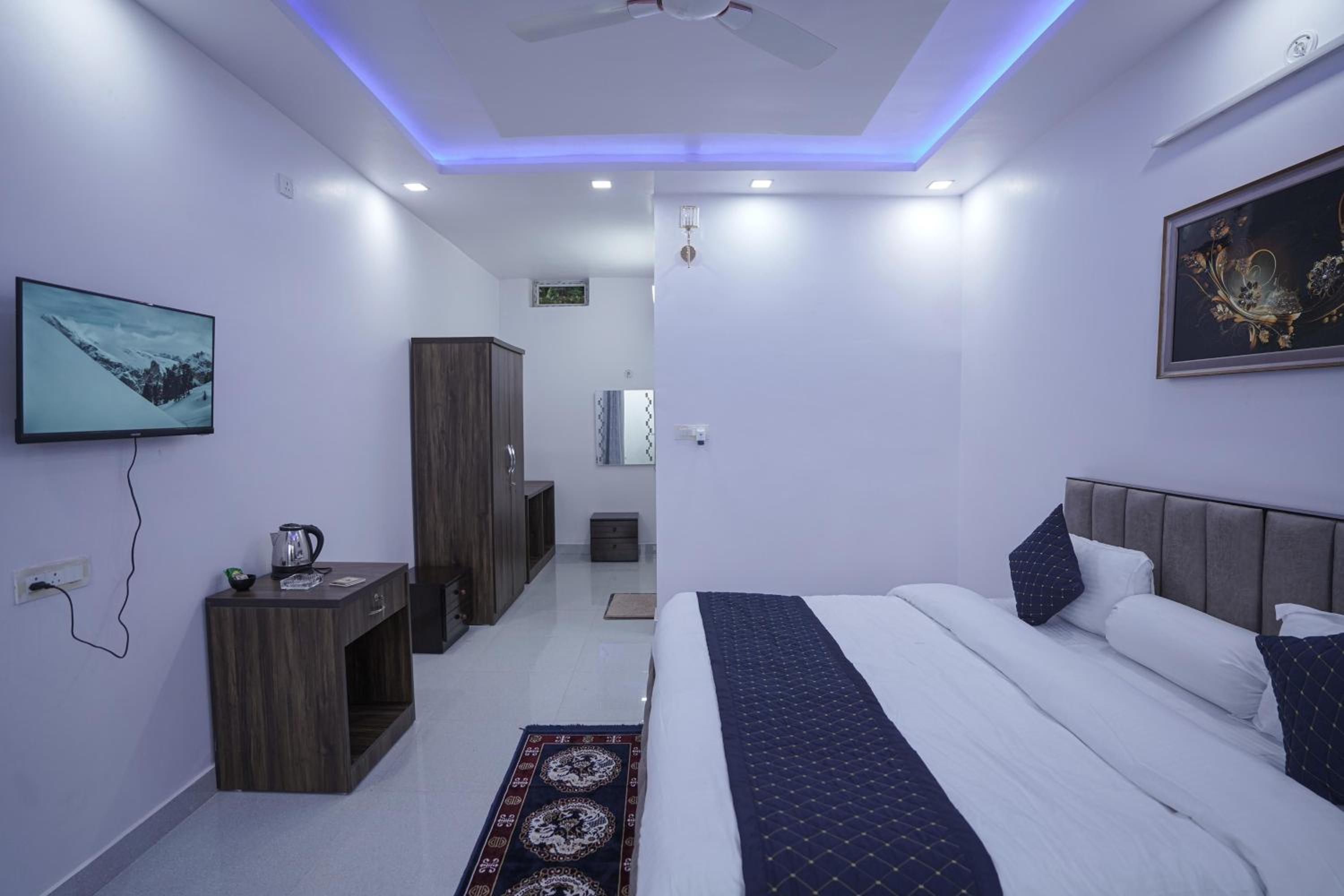 Double Room with Balcony photo 2