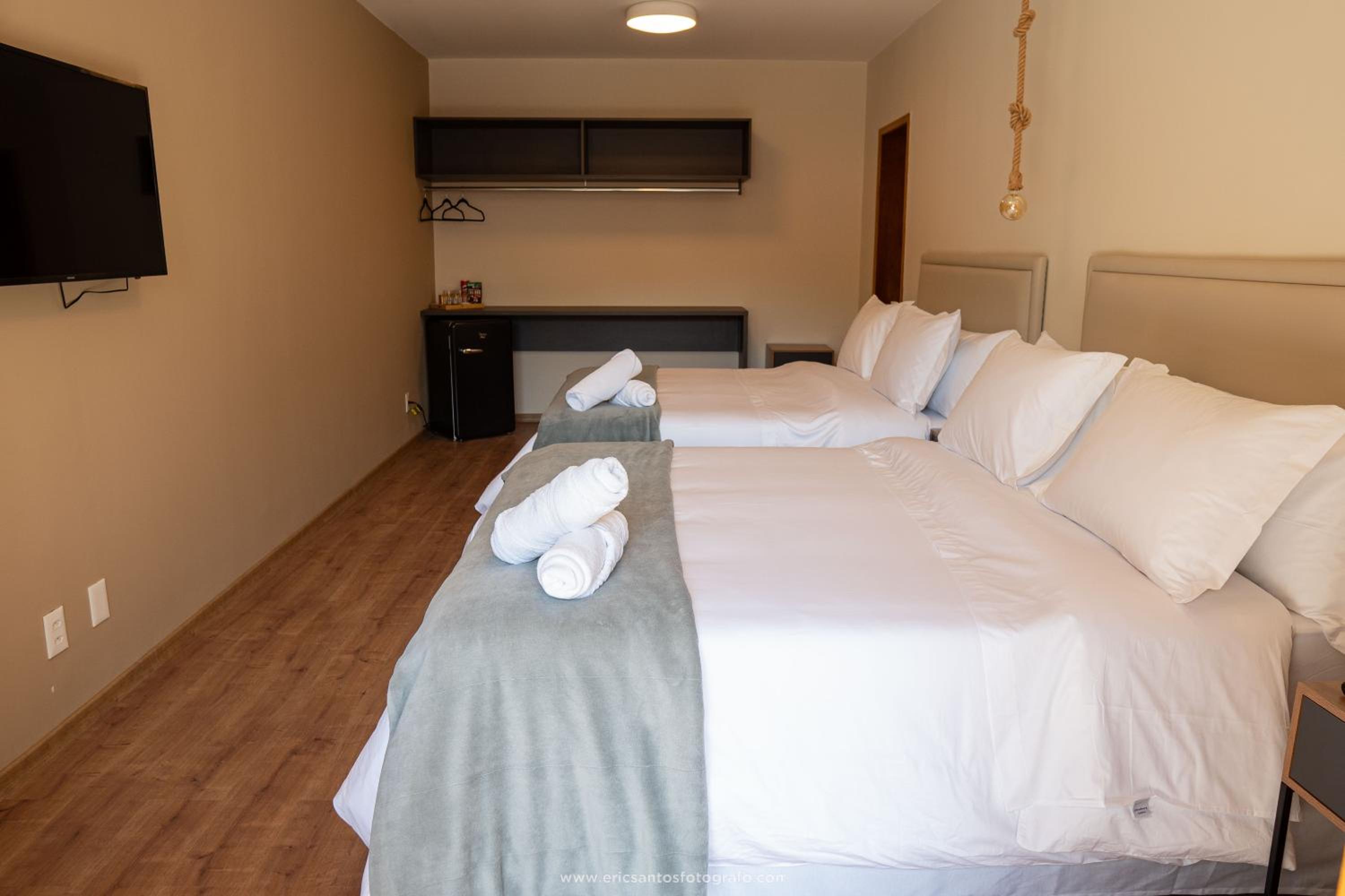 Standard Queen Room with Two Queen Beds photo 1