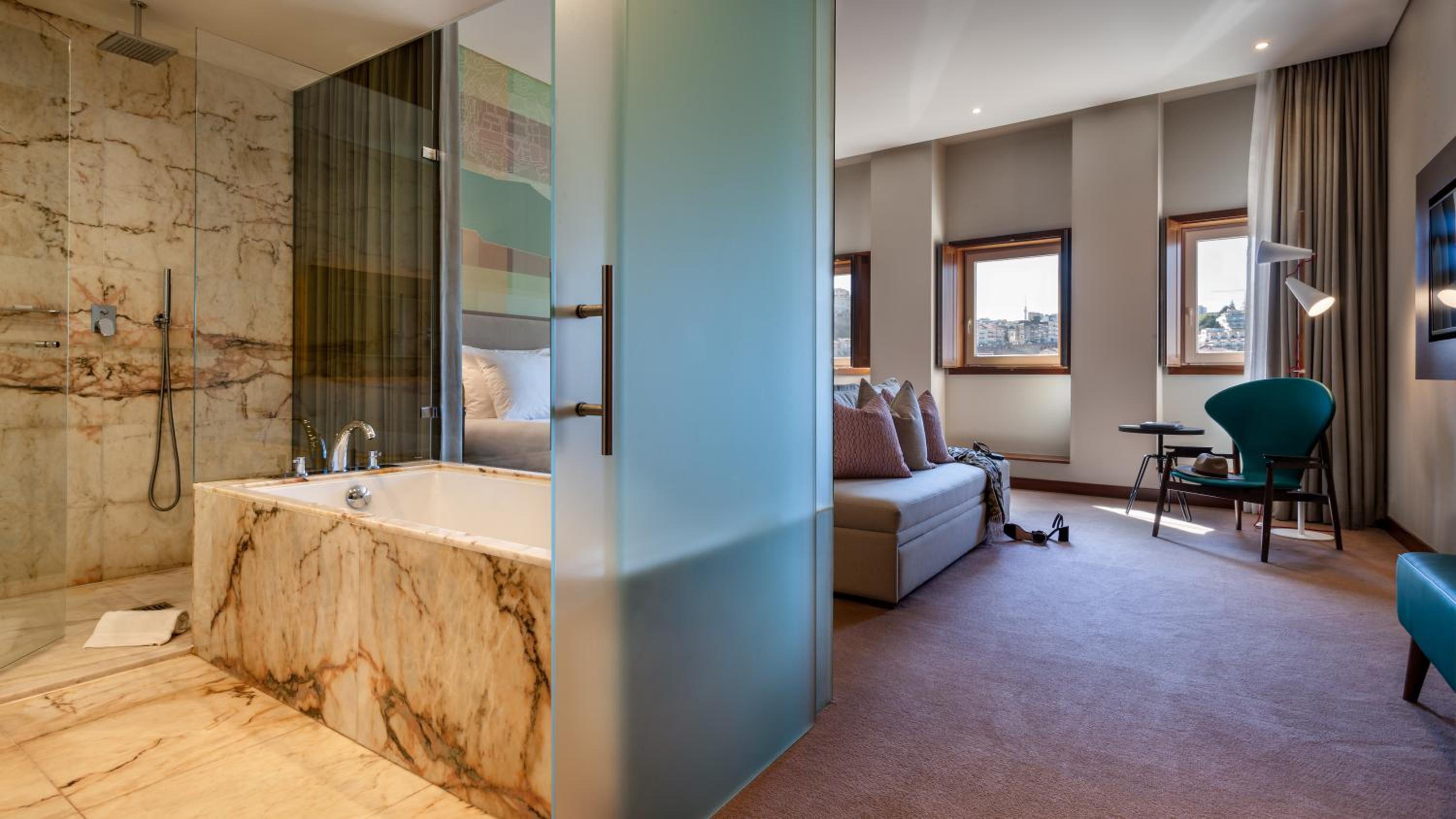 Double or Twin Room Vintage with View - Photo 4