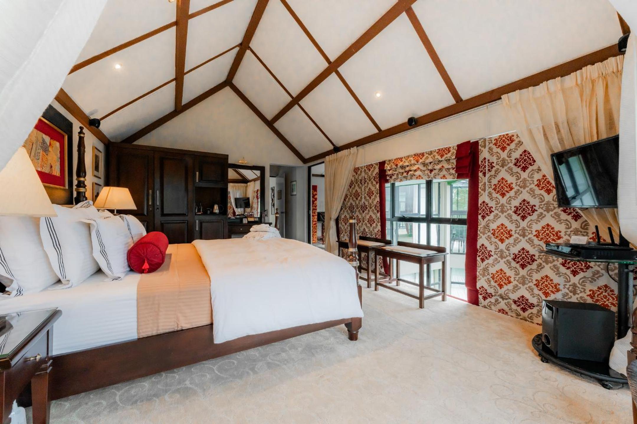 King Room with Mountain View photo 3