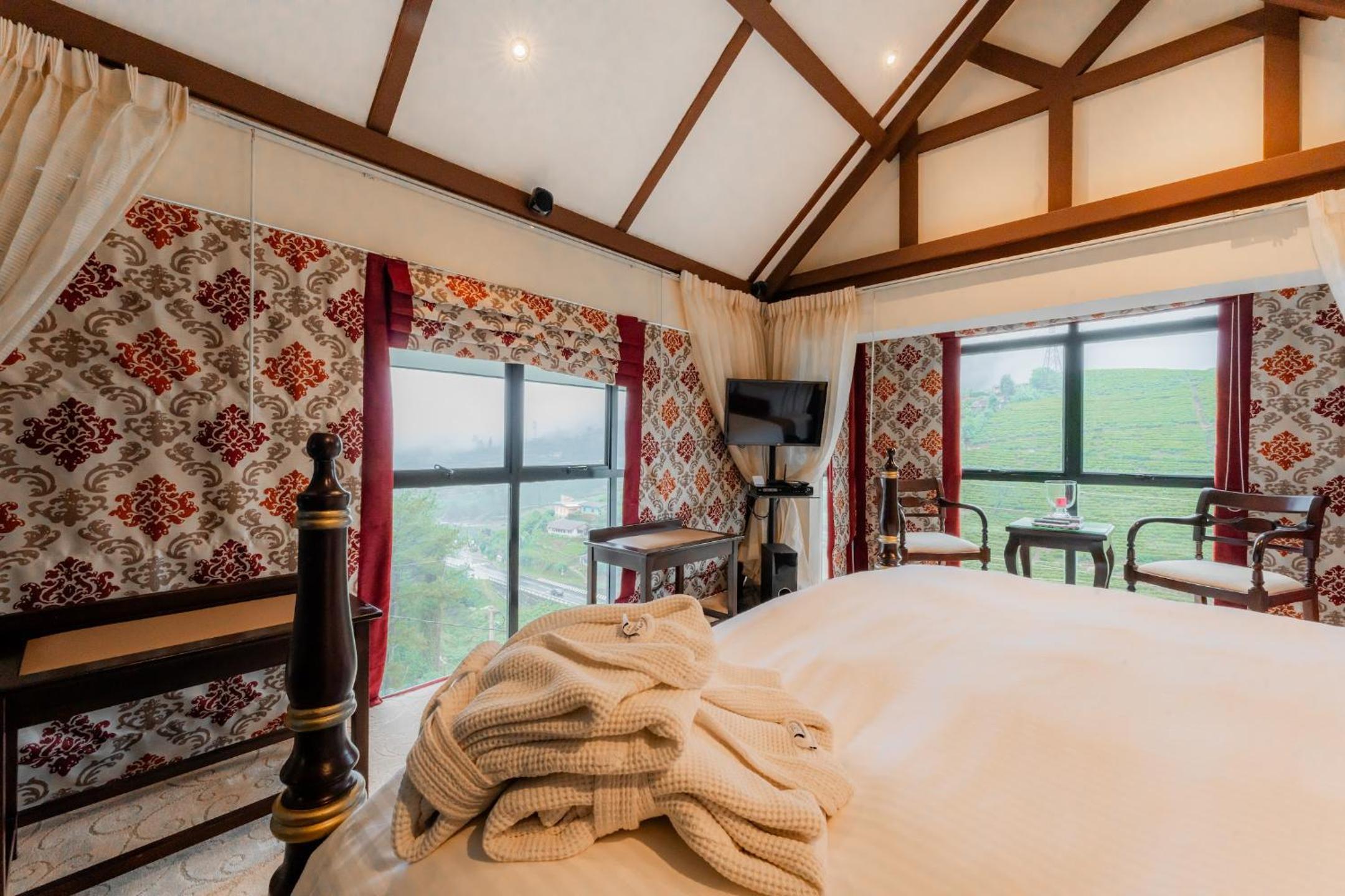 King Room with Mountain View photo 2