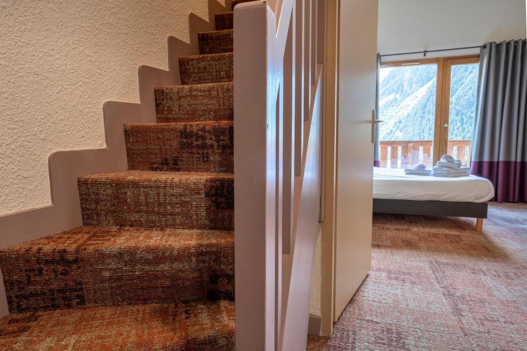 Deluxe Family Suite - Photo 3