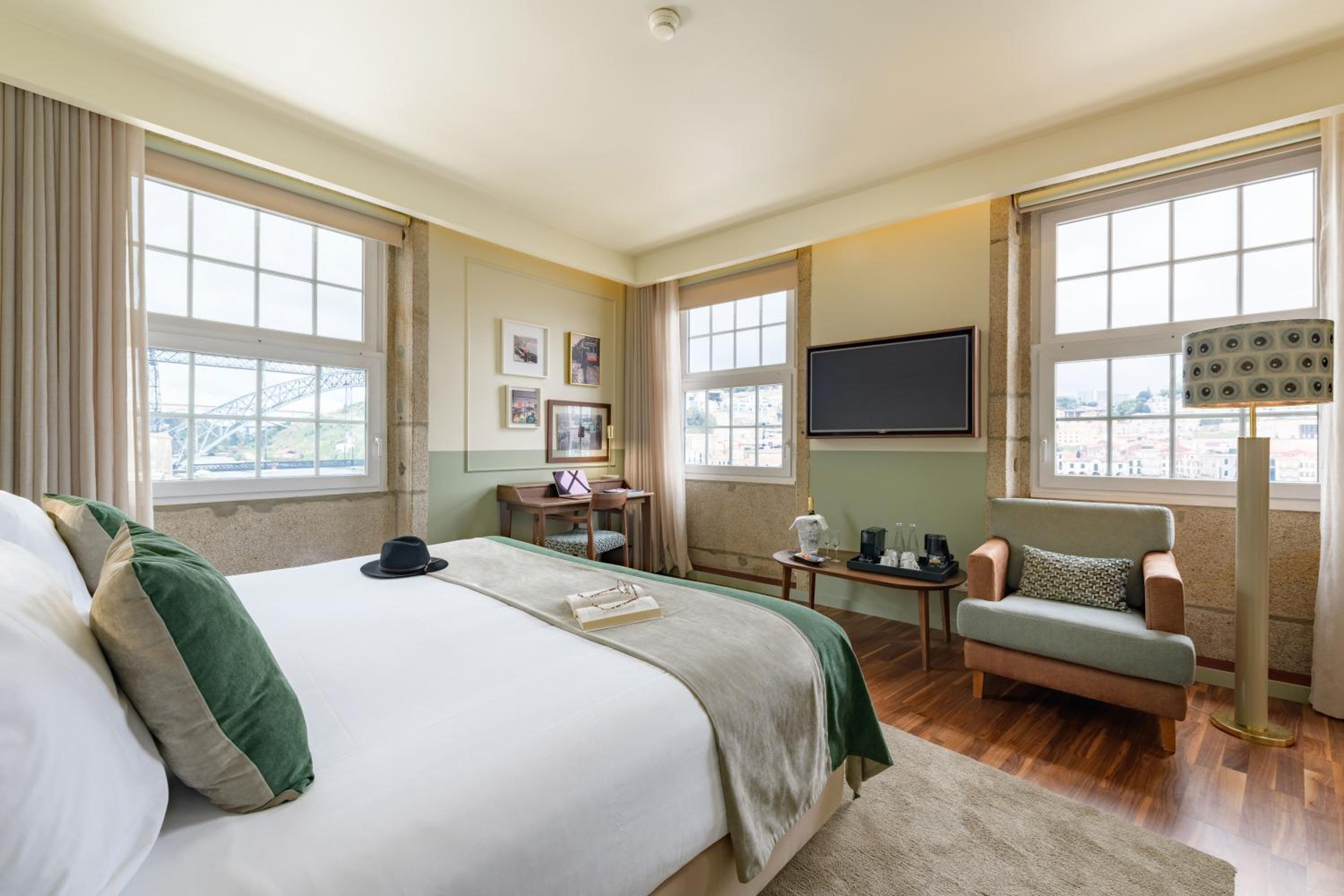 Double or Twin Vintage Grand with View - Photo 1