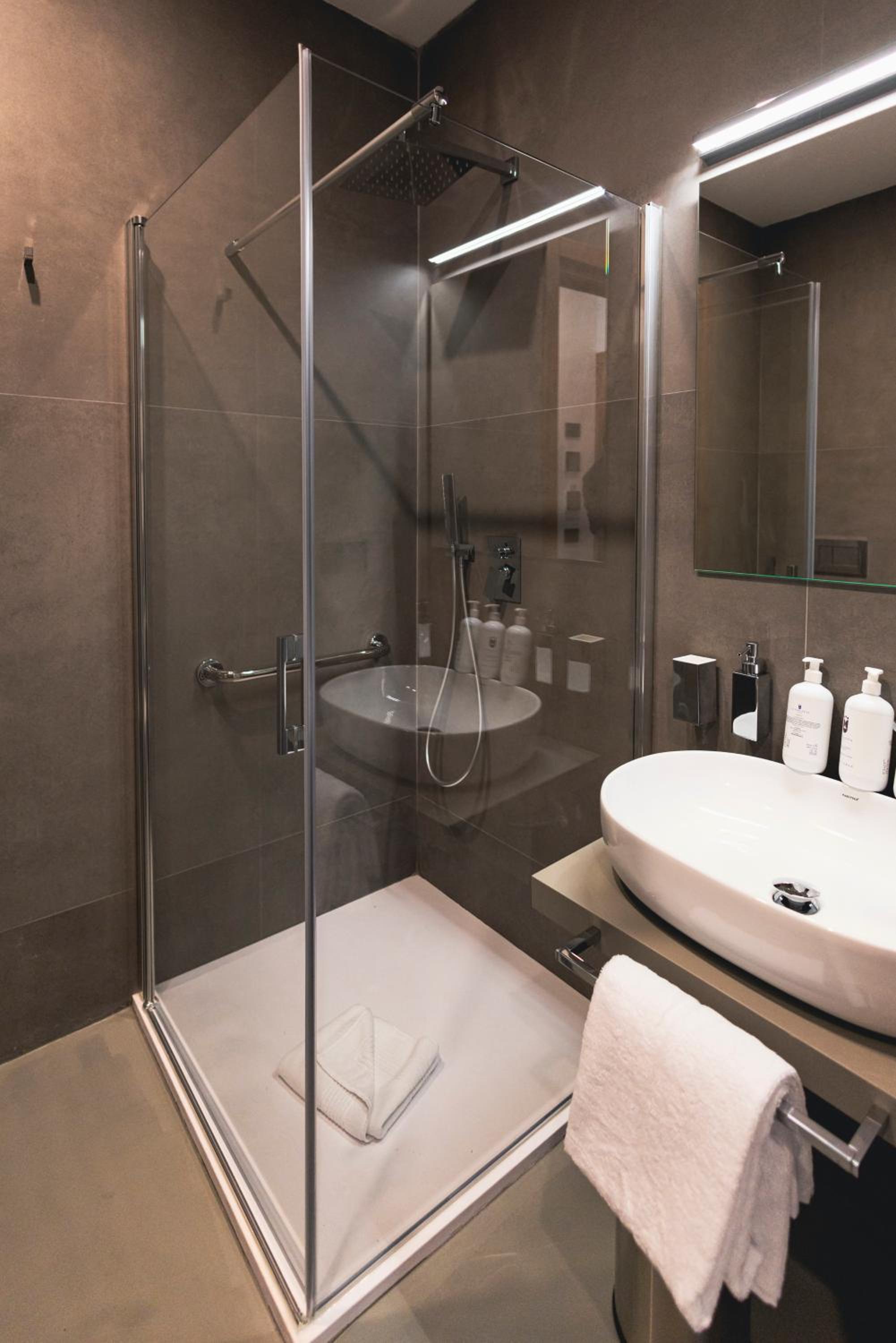 J Maluni City Hotel, Photo 3