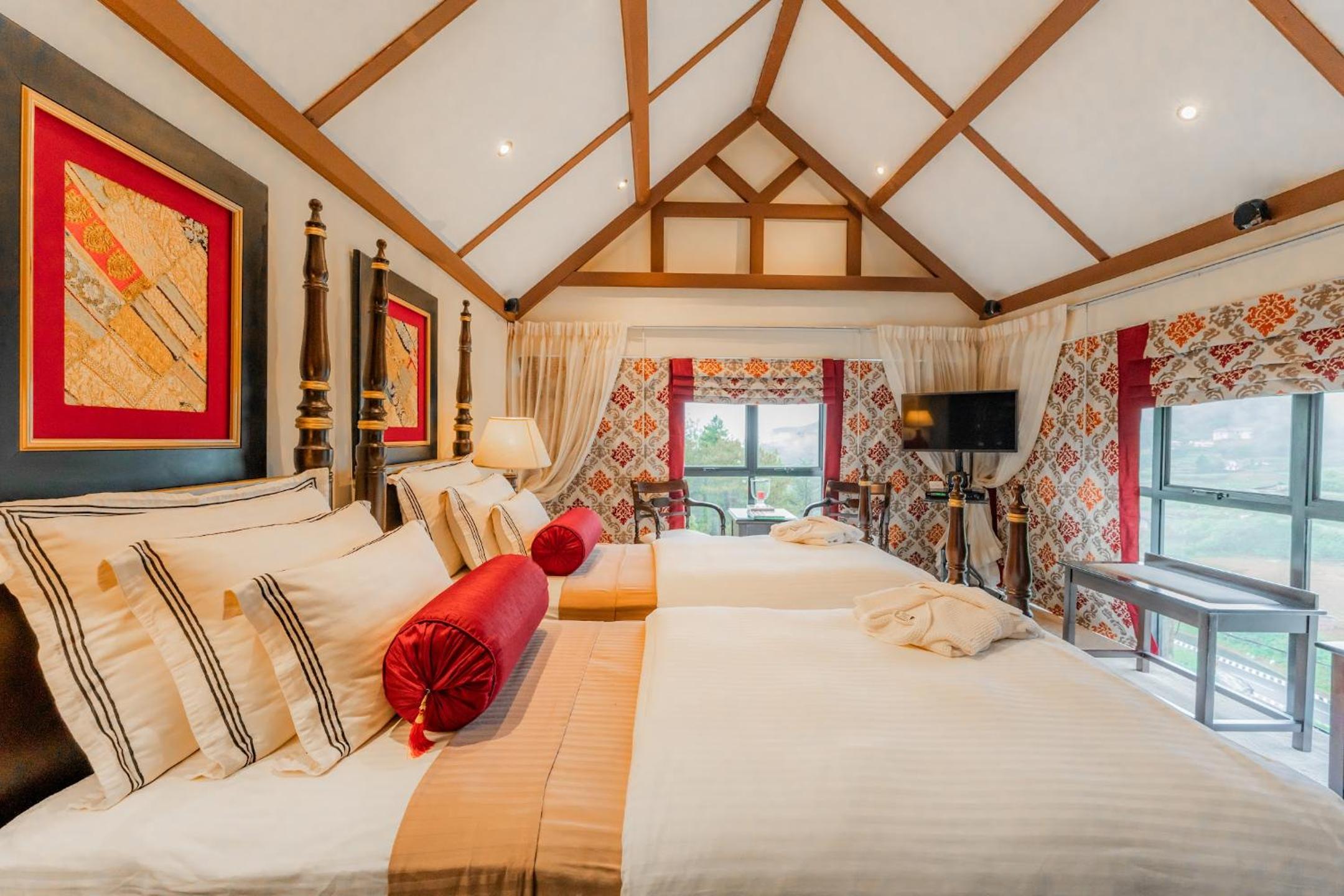 Deluxe Twin Room with Mountain View photo 2