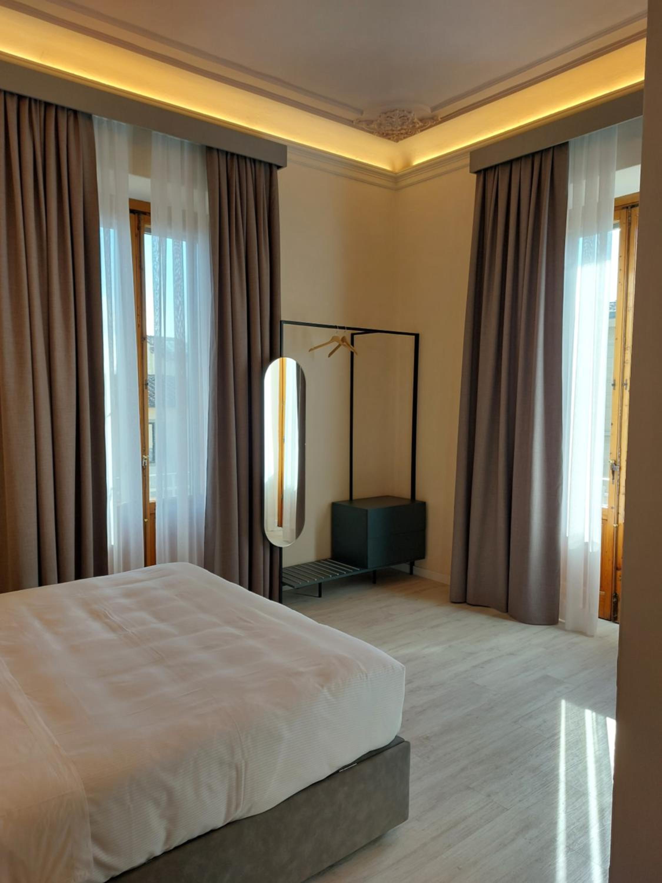 Quadruple Room thumbnail 5