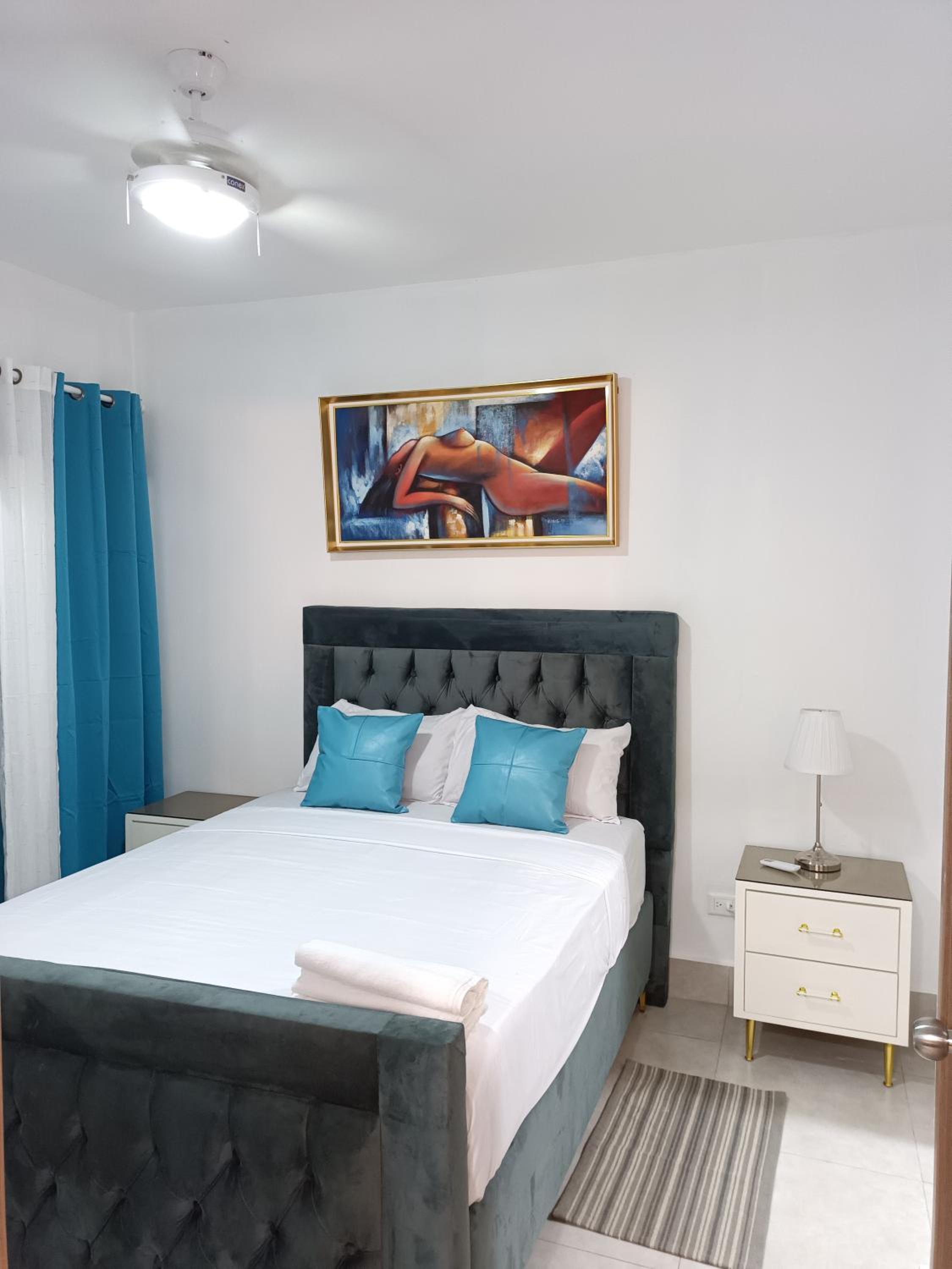 One-Bedroom Apartment with Balcony and City View photo 2