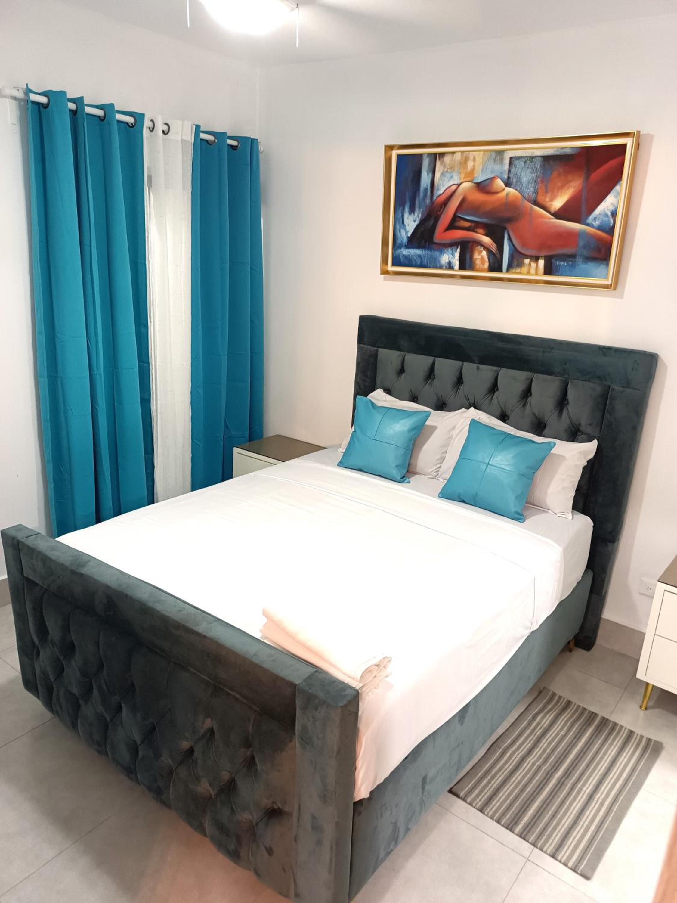 One-Bedroom Apartment with Balcony and City View photo 3