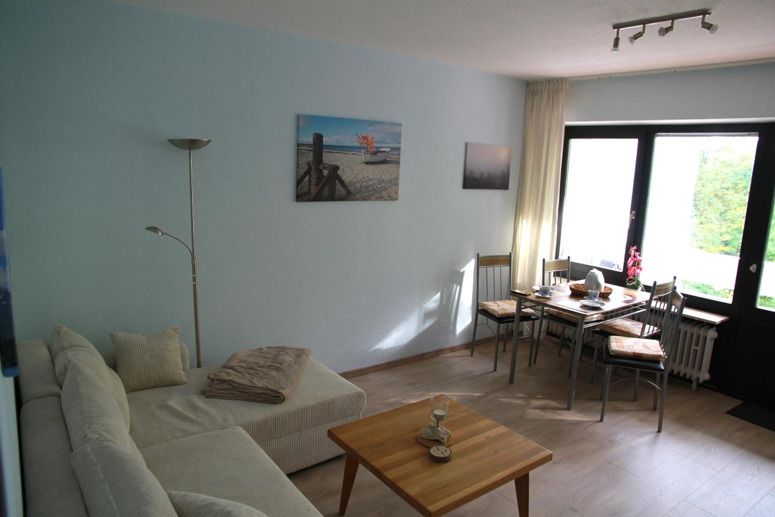 One-Bedroom Apartment with Balcony photo 1