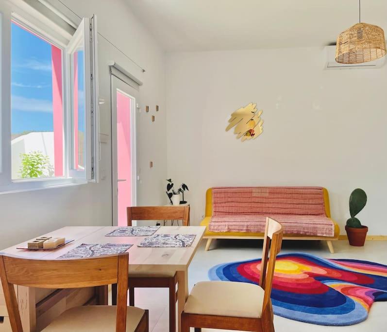 One-Bedroom House photo 1