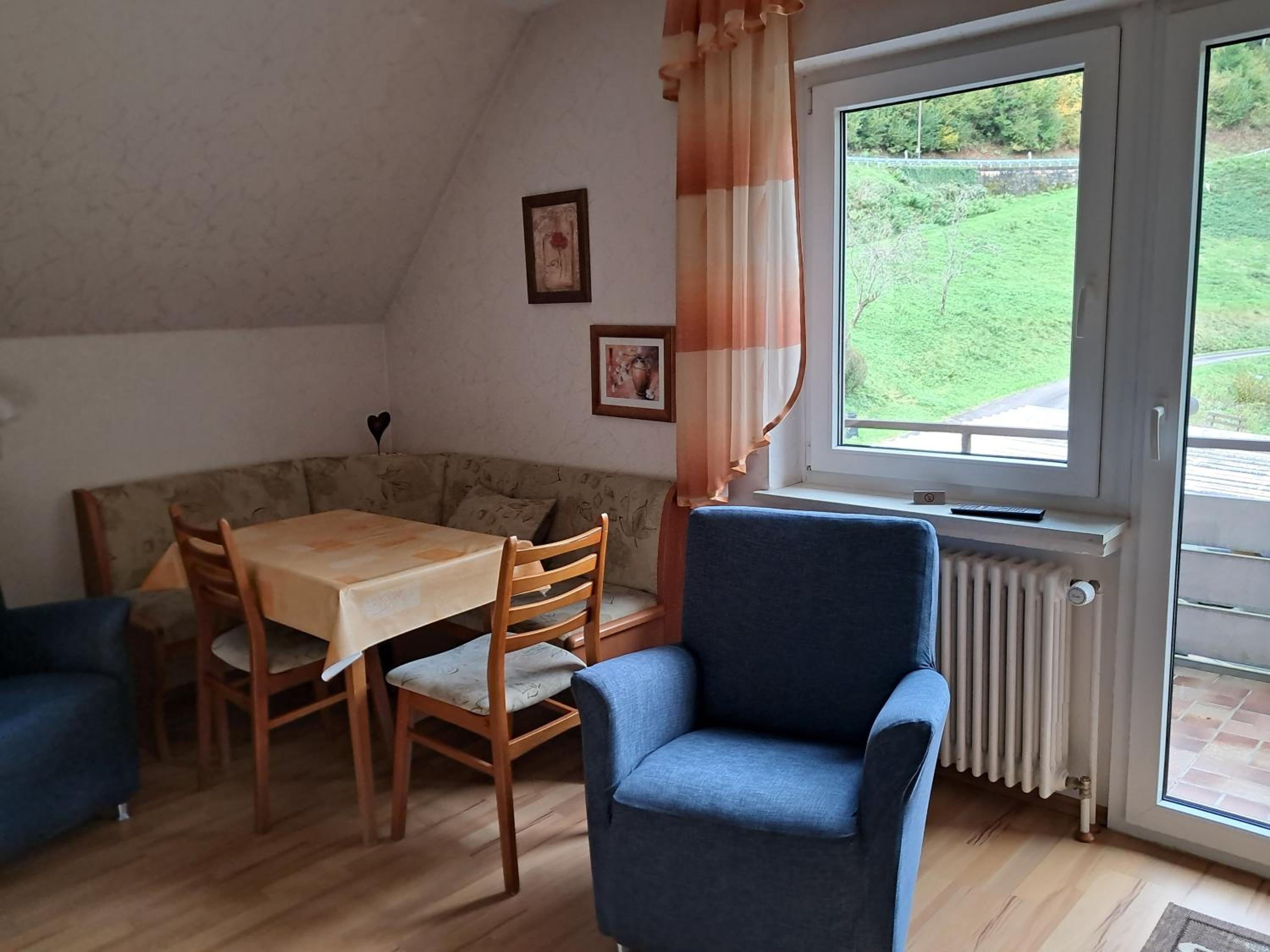 One-Bedroom Apartment with Balcony photo 2