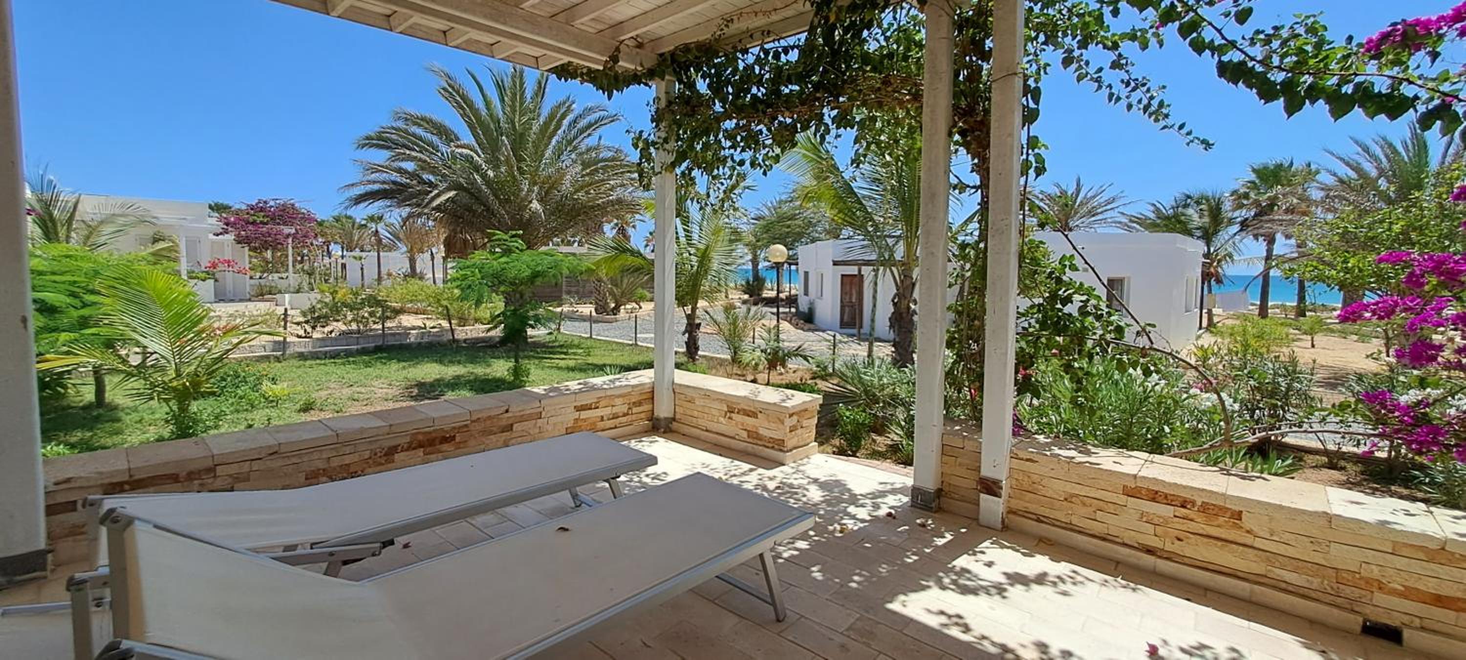 Bungalow - Beach Front photo 2
