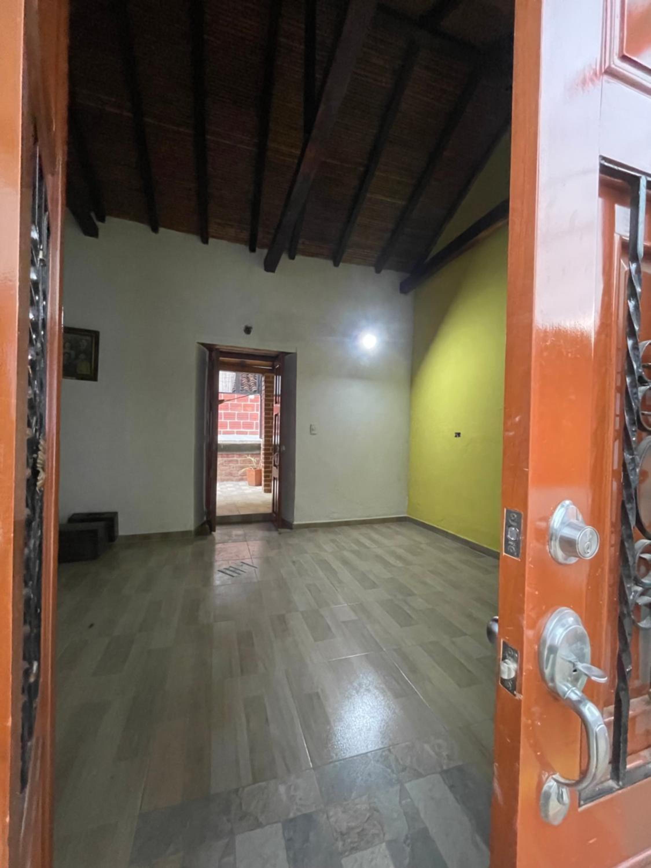 One-Bedroom House photo 1