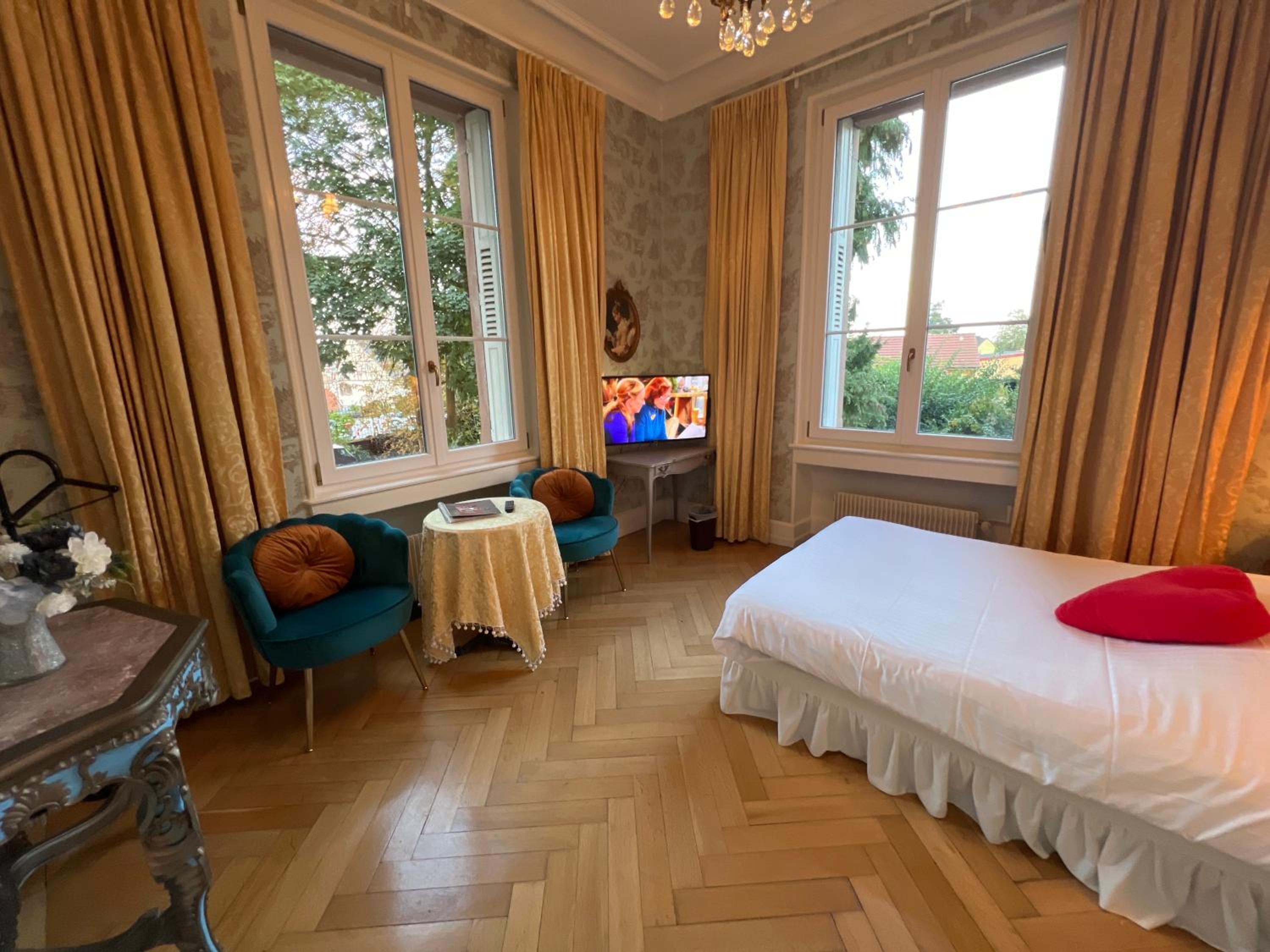 Superior Romantic Double or Twin Room - Photo 5